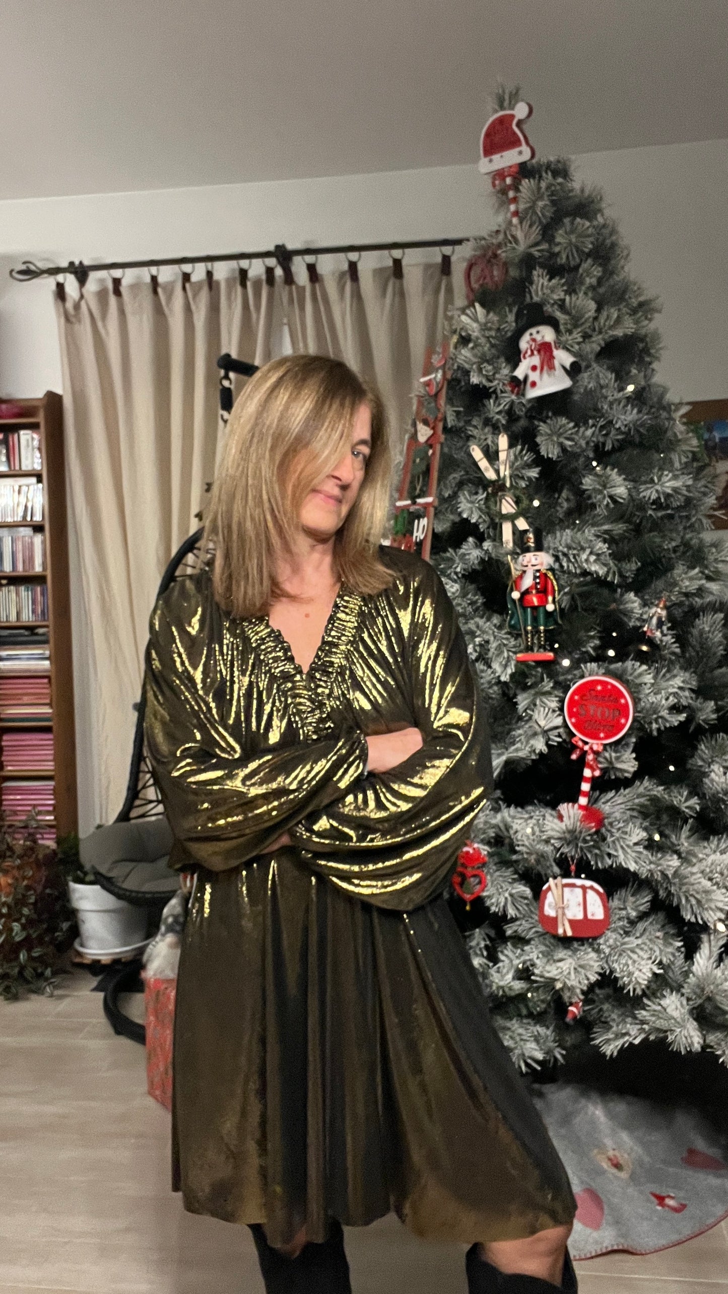 ROBE DOREE MANCHES LONGUES