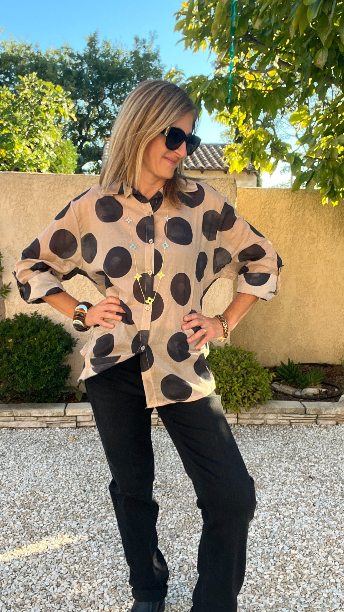 CHEMISIER  BEIGE "A POIS NOIR"