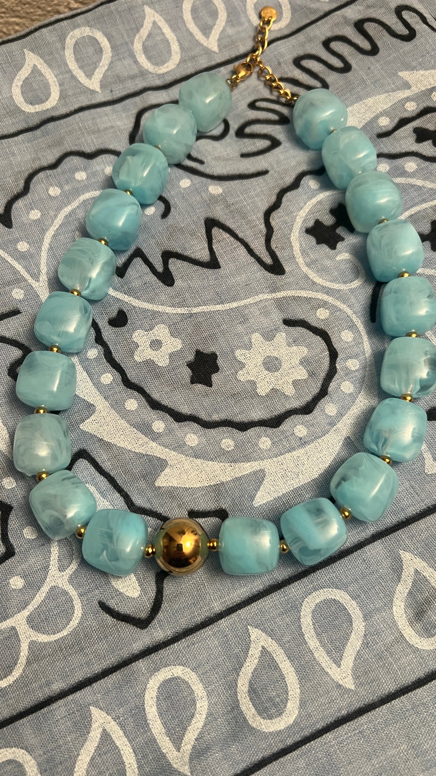 COLLIER RESINE COULEURS ETE "FLORA"