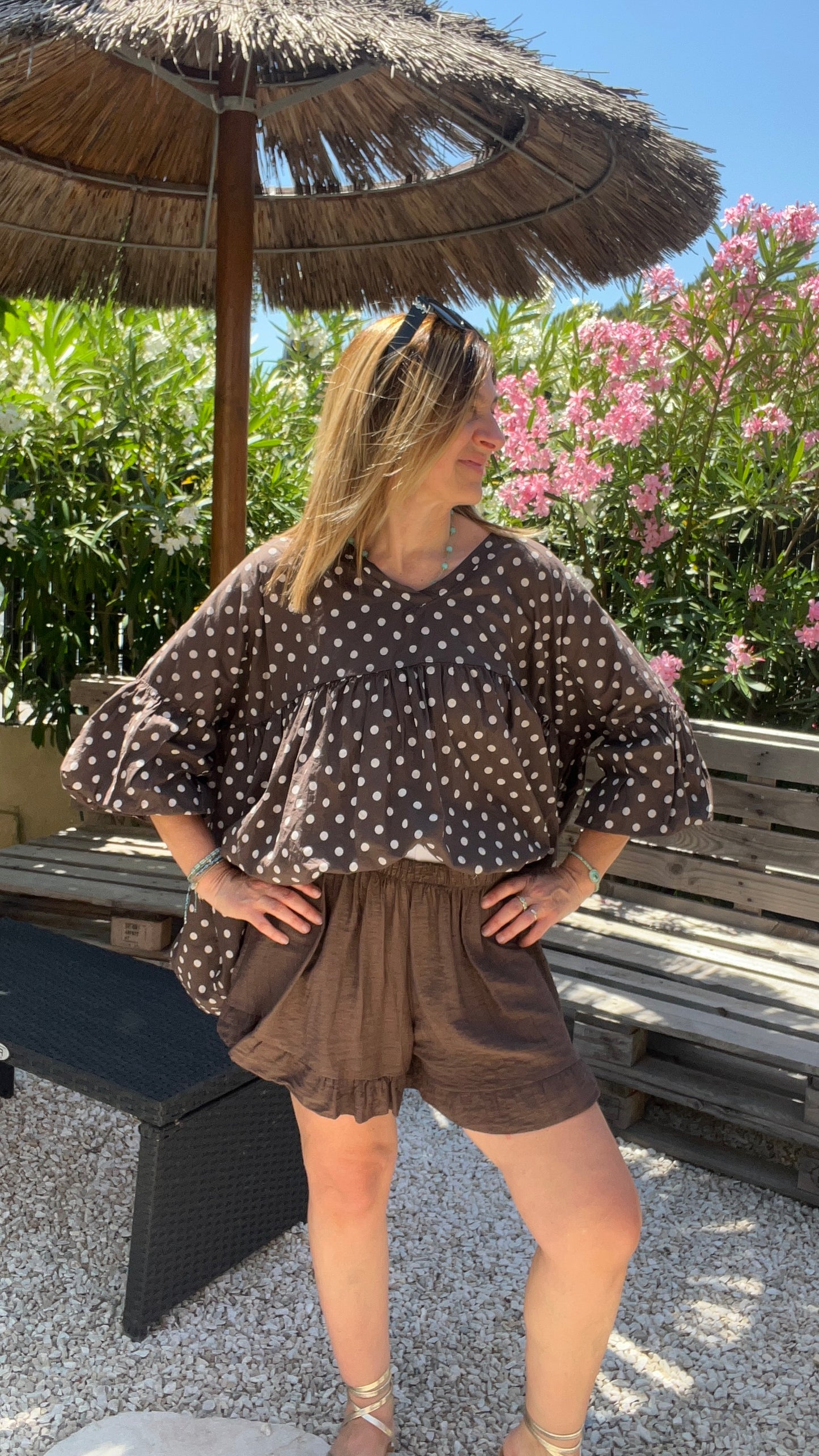 BLOUSE CHOCOLAT A POIS BLANC OVERSIZE