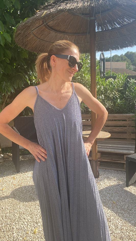 Robe bleue pailletée plissée "Lumineuse"