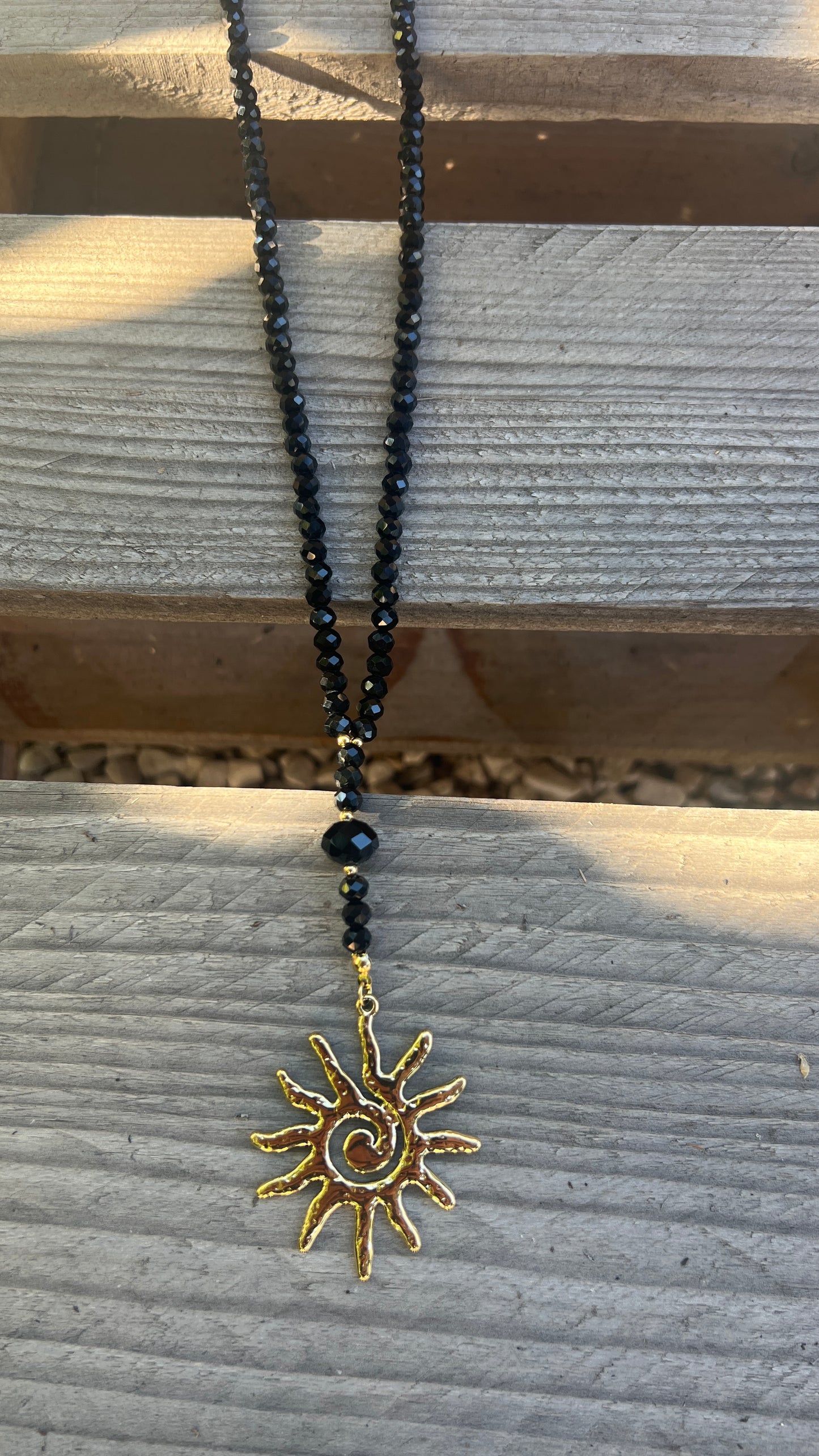 SAUTOIR EN PERLES "SOLEIL"