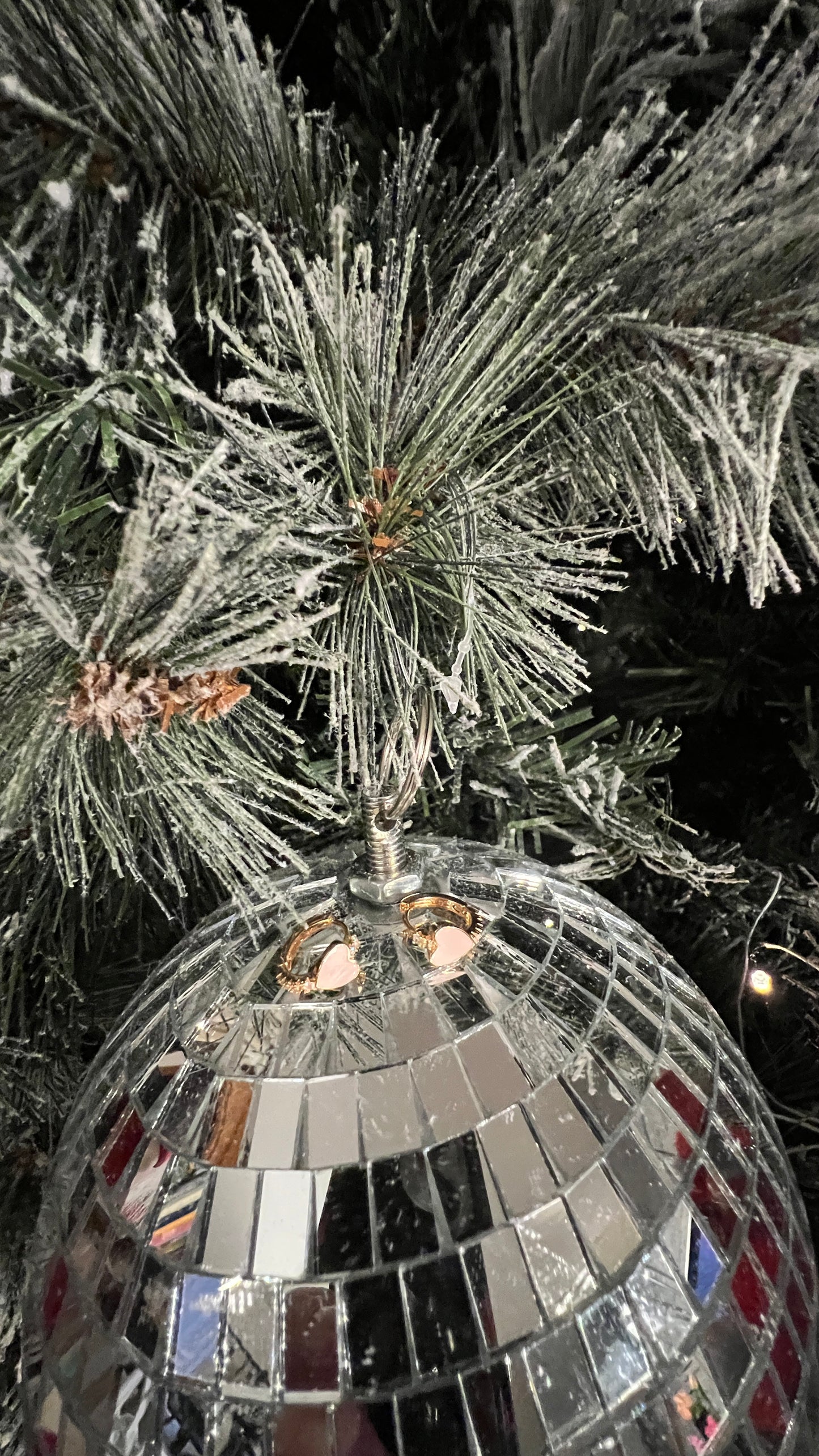 ANNEAUX DORES COEURS ROSE POUDRES