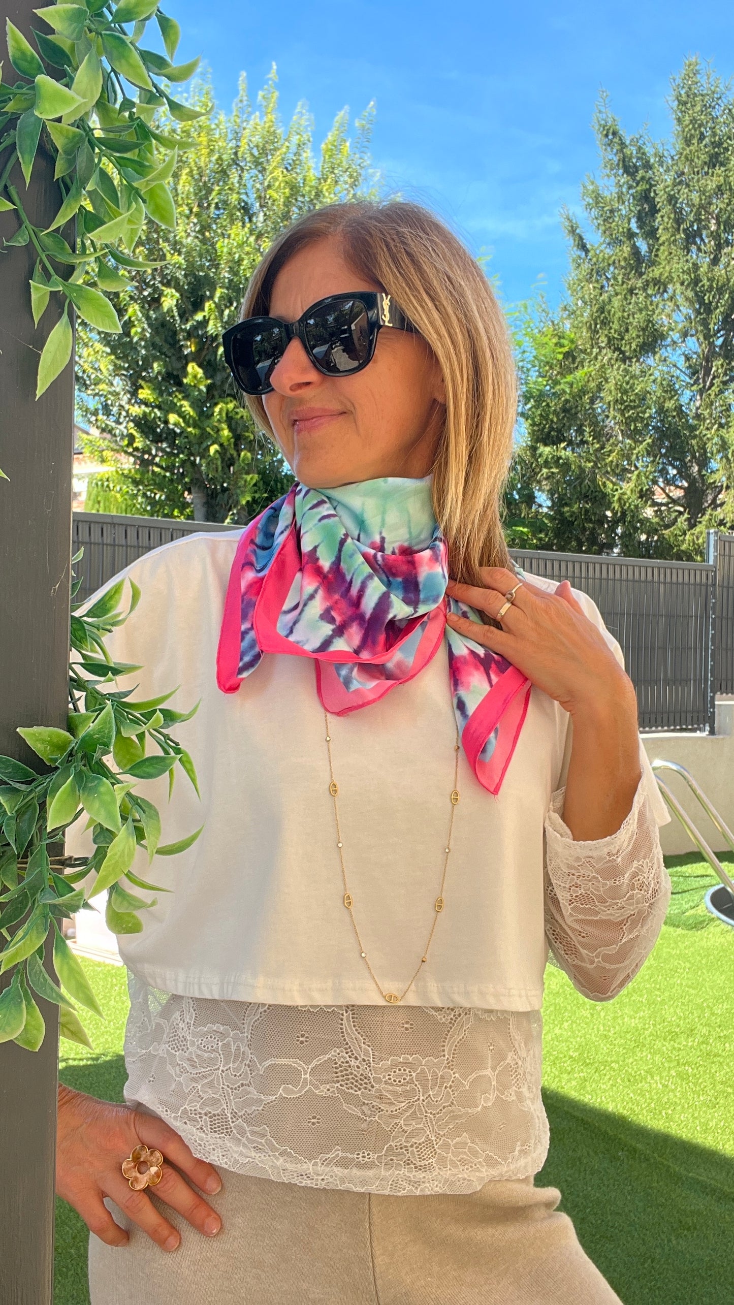 FOULARD MULTICOLORE "PETIT CARRE"