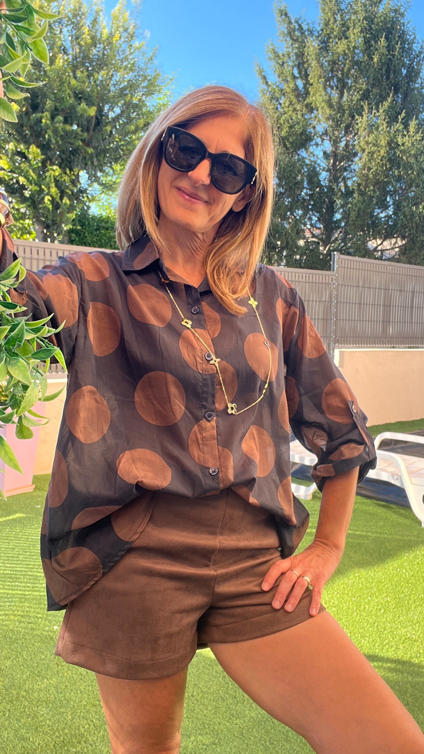 CHEMISIER  NOIR "A POIS CHOCOLAT"