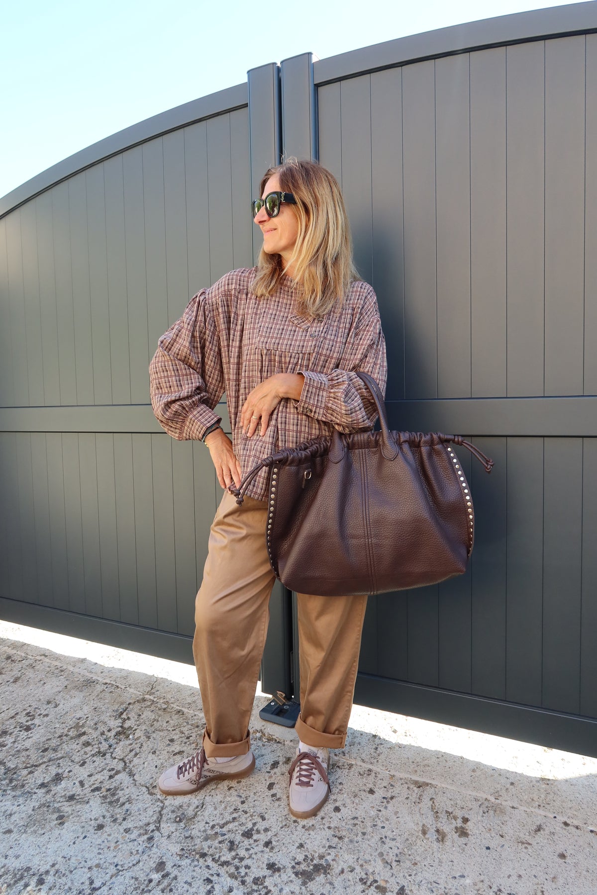 GRAND SAC EN SIMILICUIR CHOCOLAT