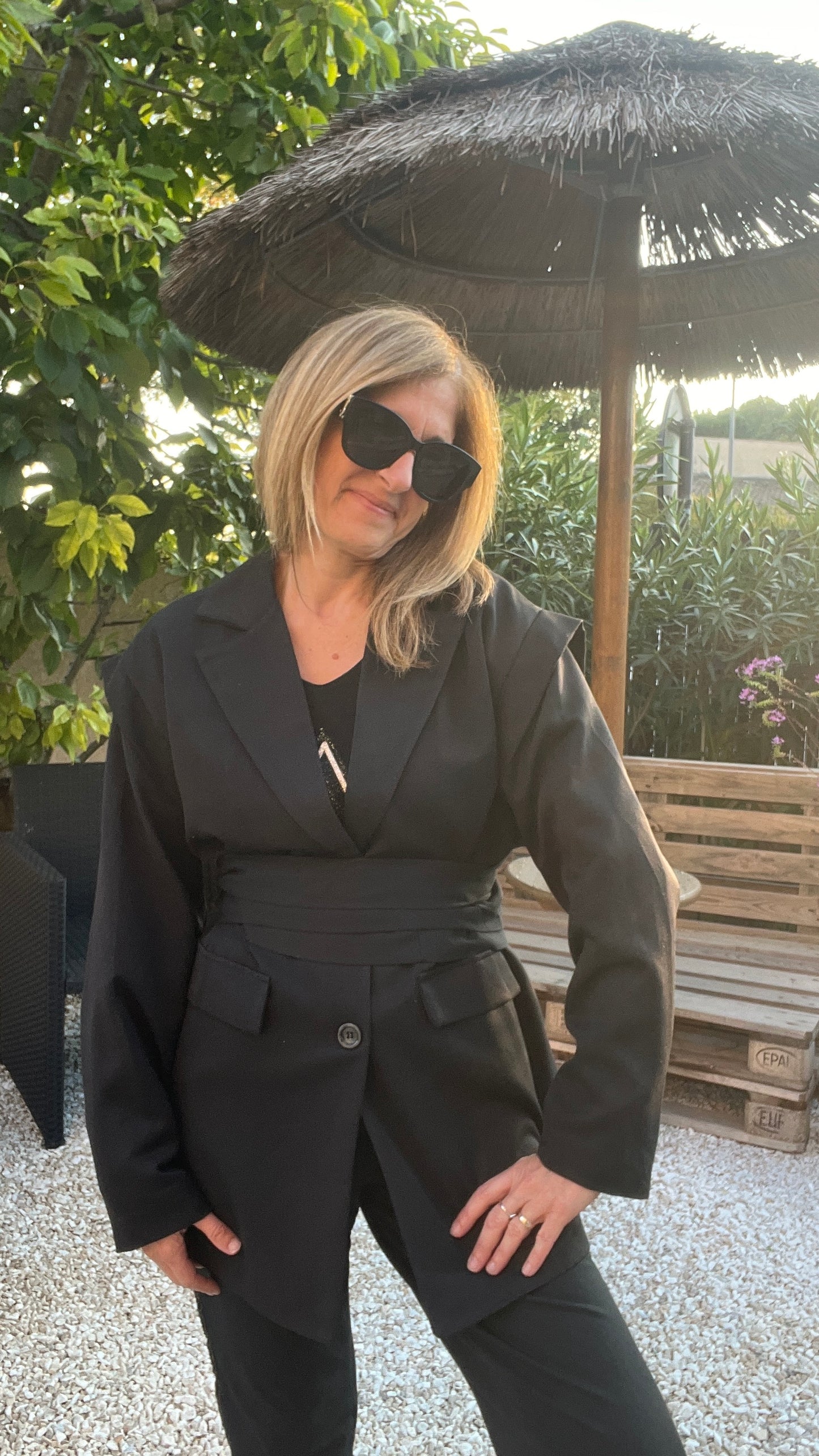 BLAZER NOIR CEINTURE