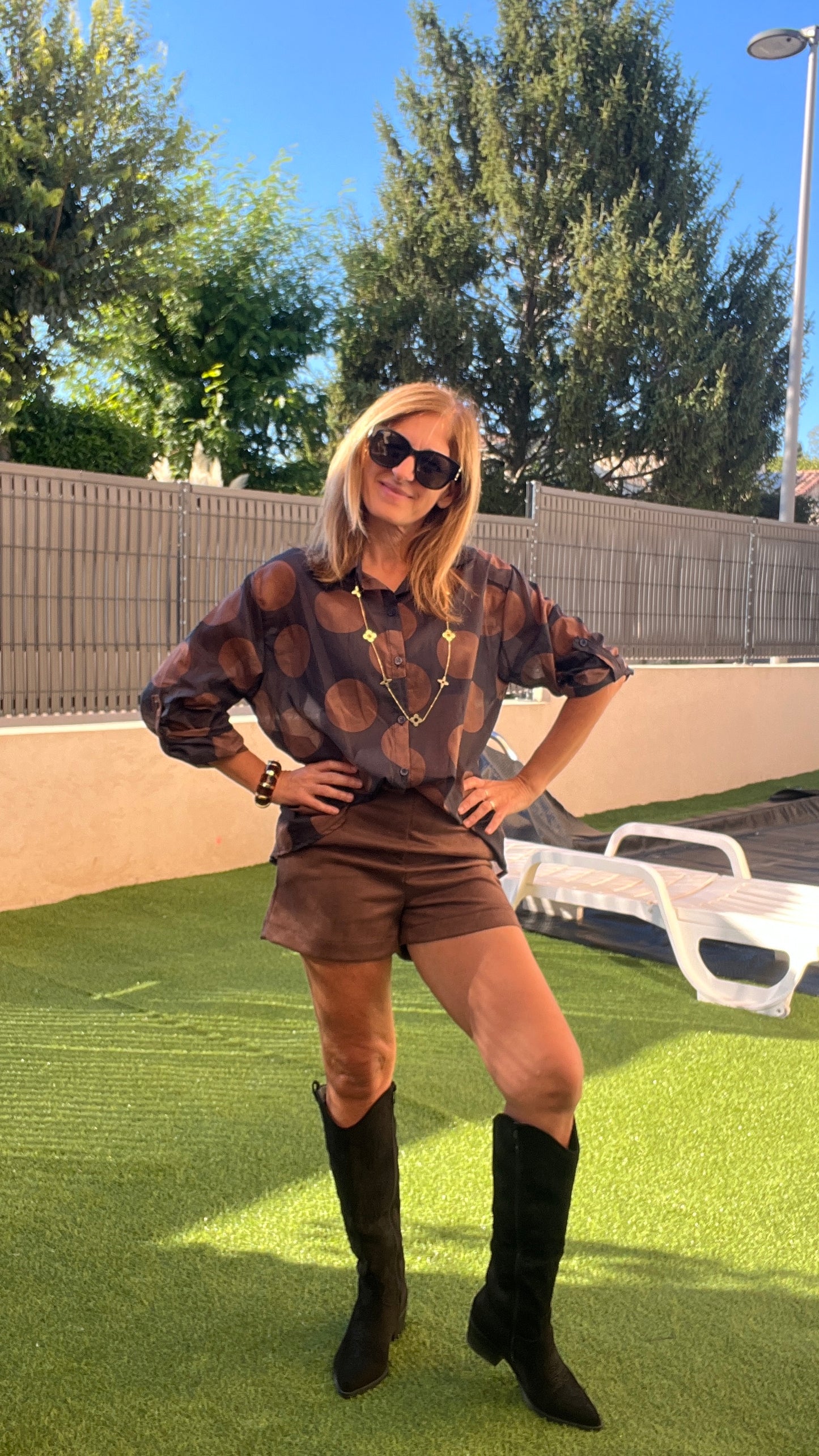 CHEMISIER  NOIR "A POIS CHOCOLAT"