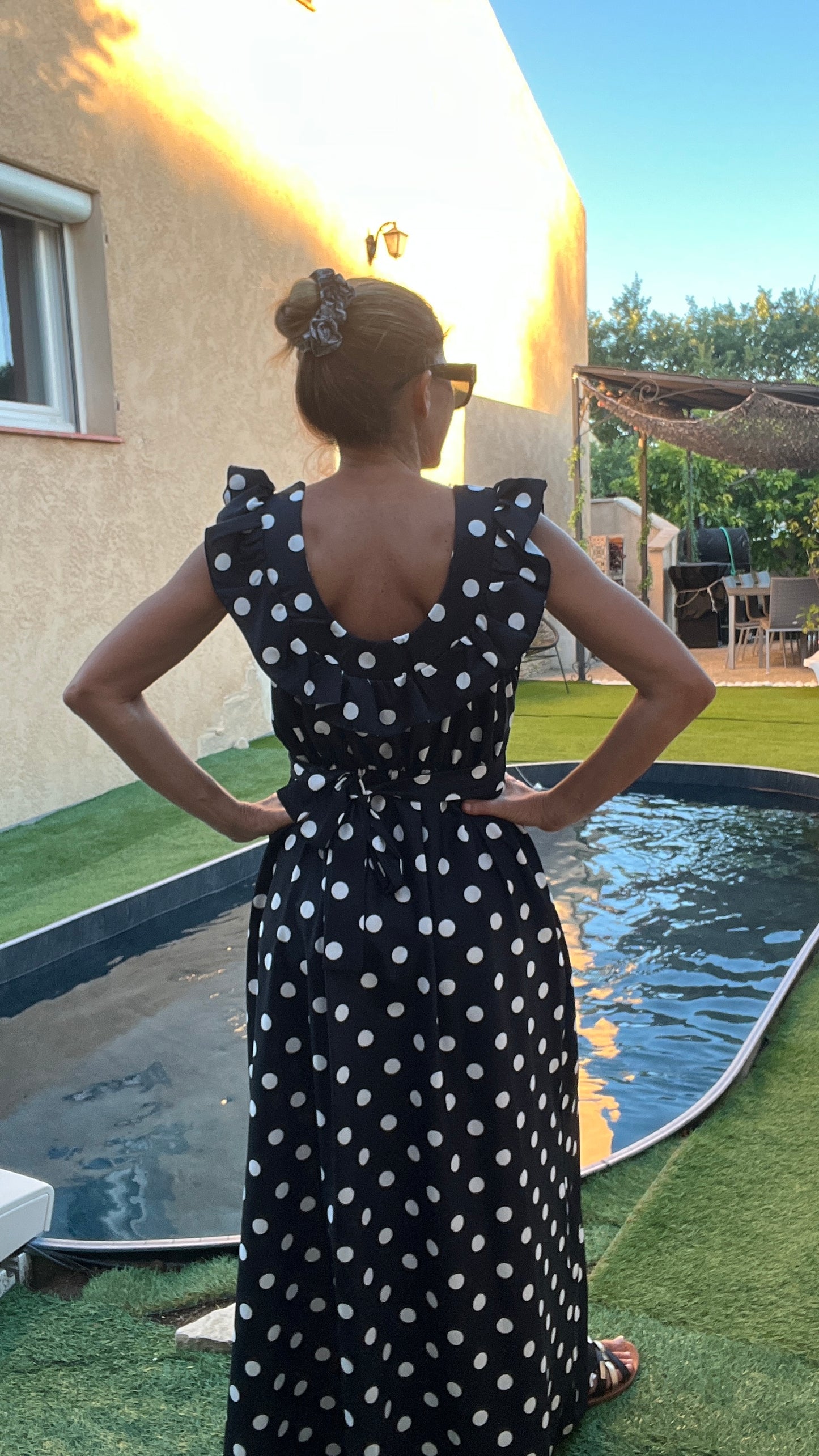 ROBE LONGUE NOIR A POIS BLANC