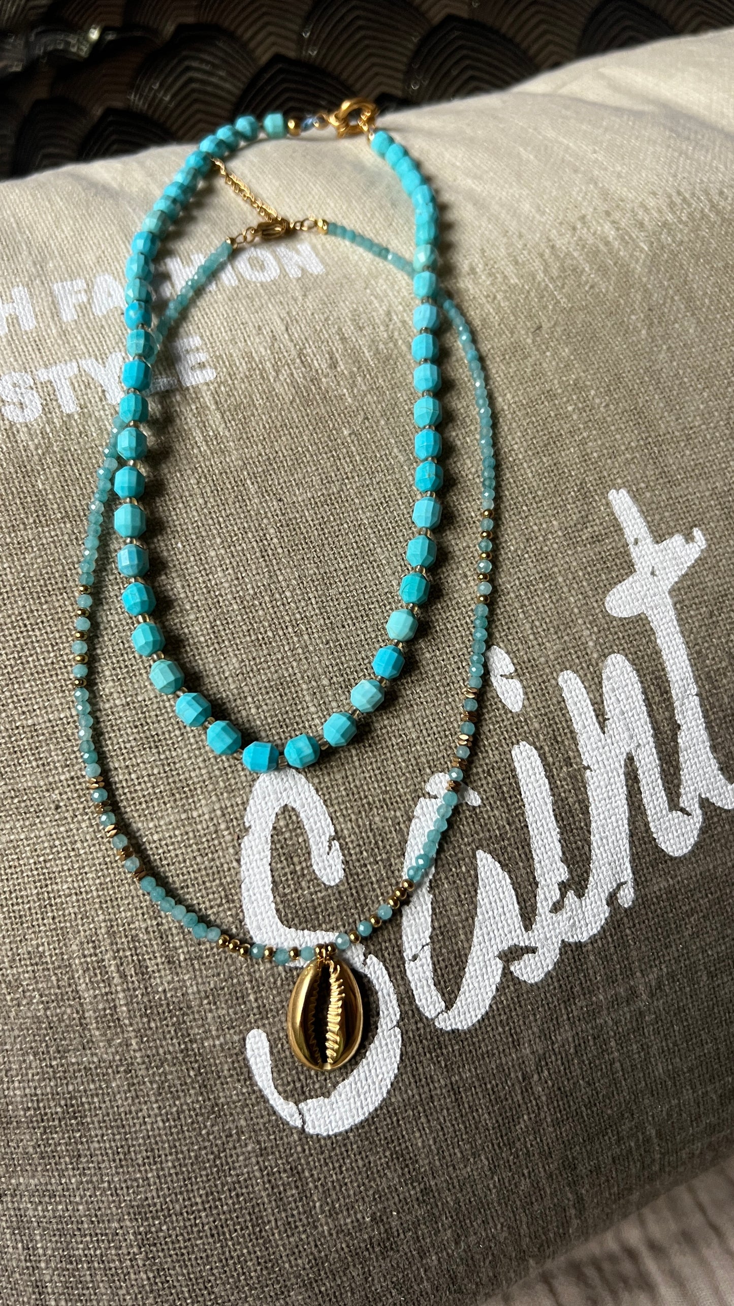 COLLIER PERLES OVALES TURQUOISES