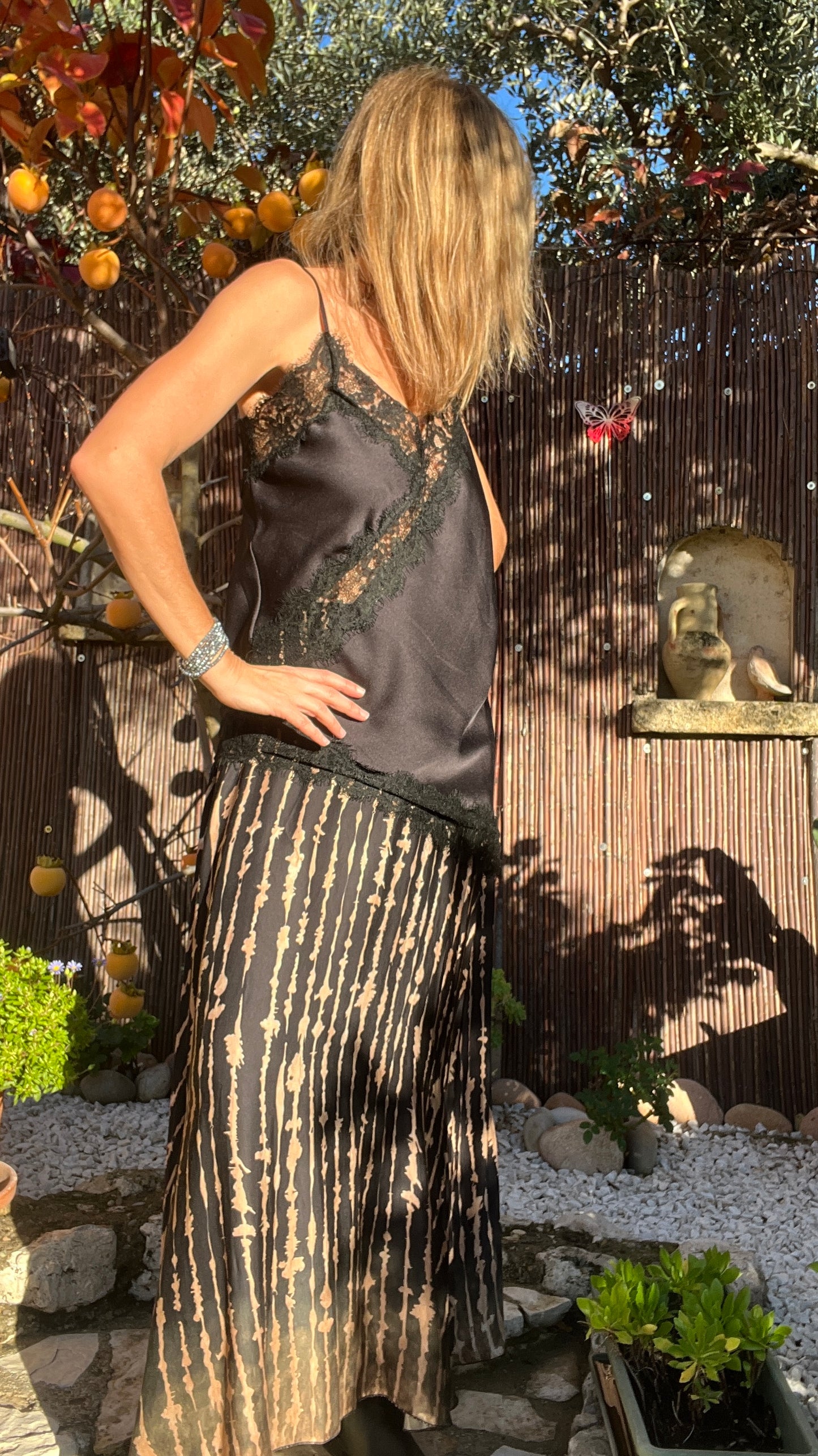 TUNIQUE COURTE A BRETELLE ASYMETRIQUE NOIR