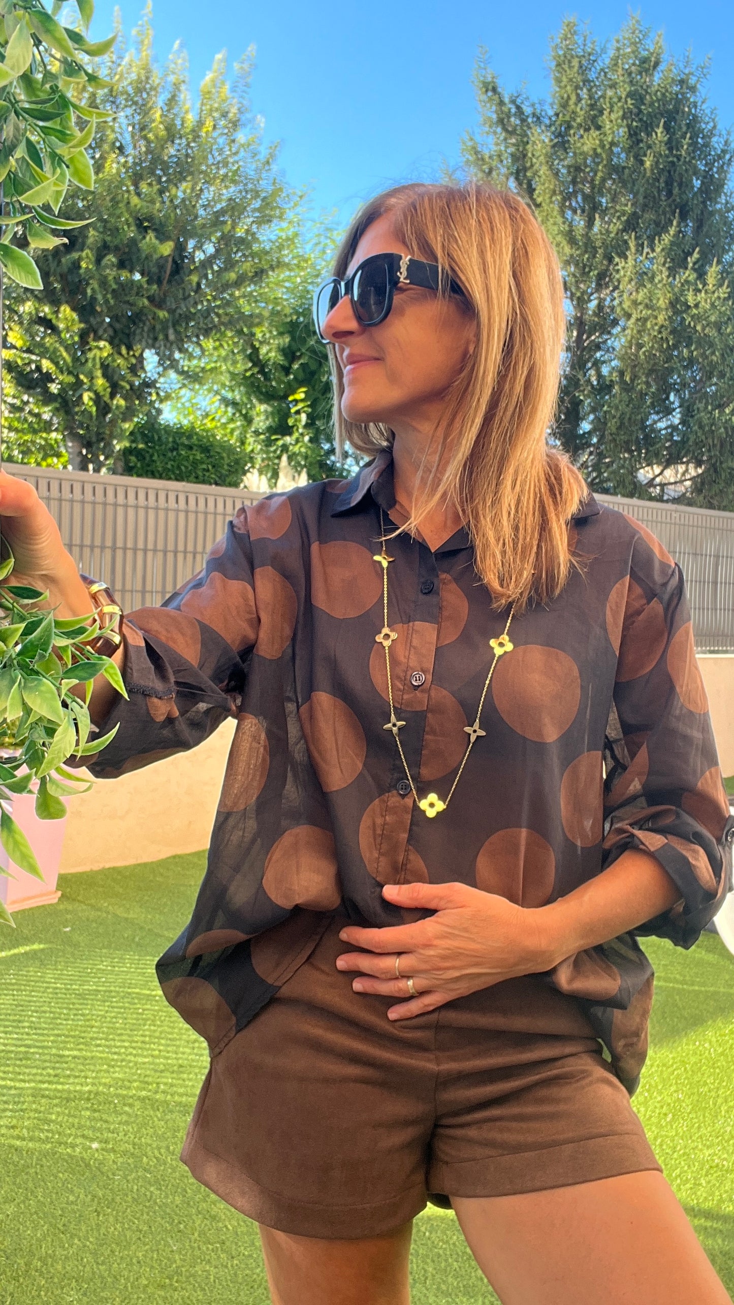 CHEMISIER  NOIR "A POIS CHOCOLAT"