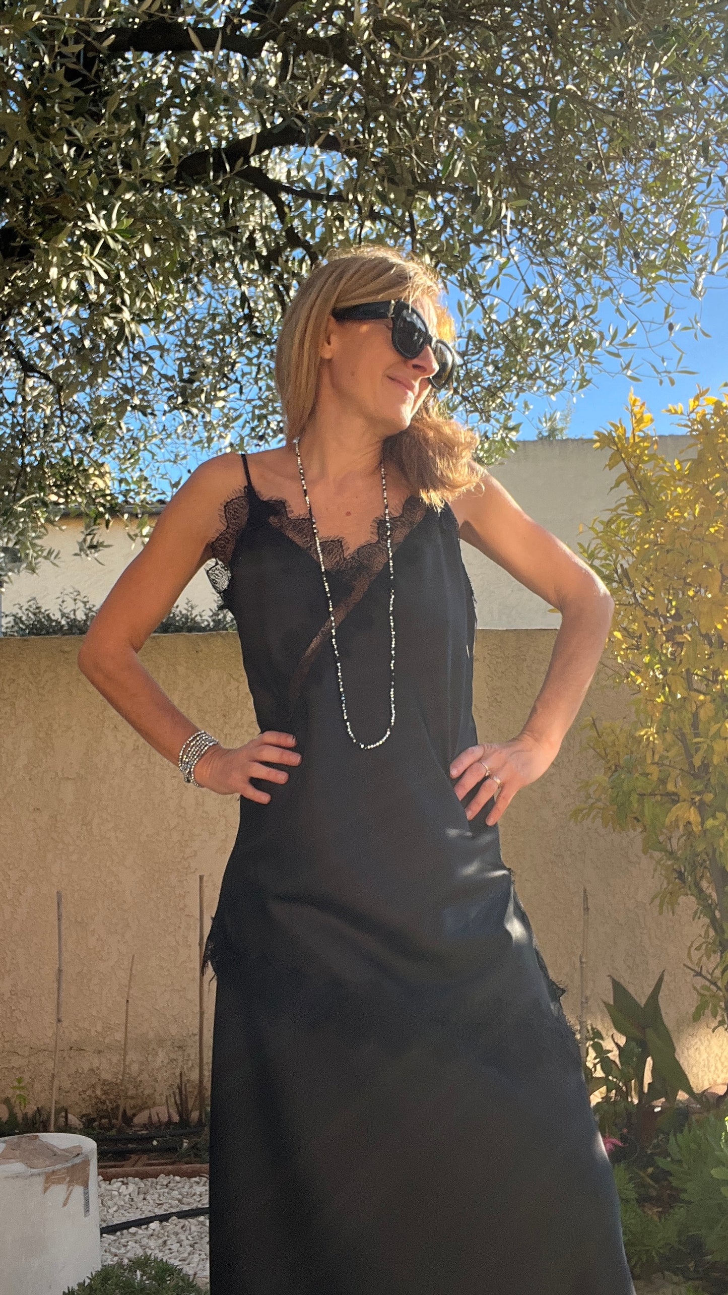 TUNIQUE A BRETELLE ASYMETRIQUE NOIR