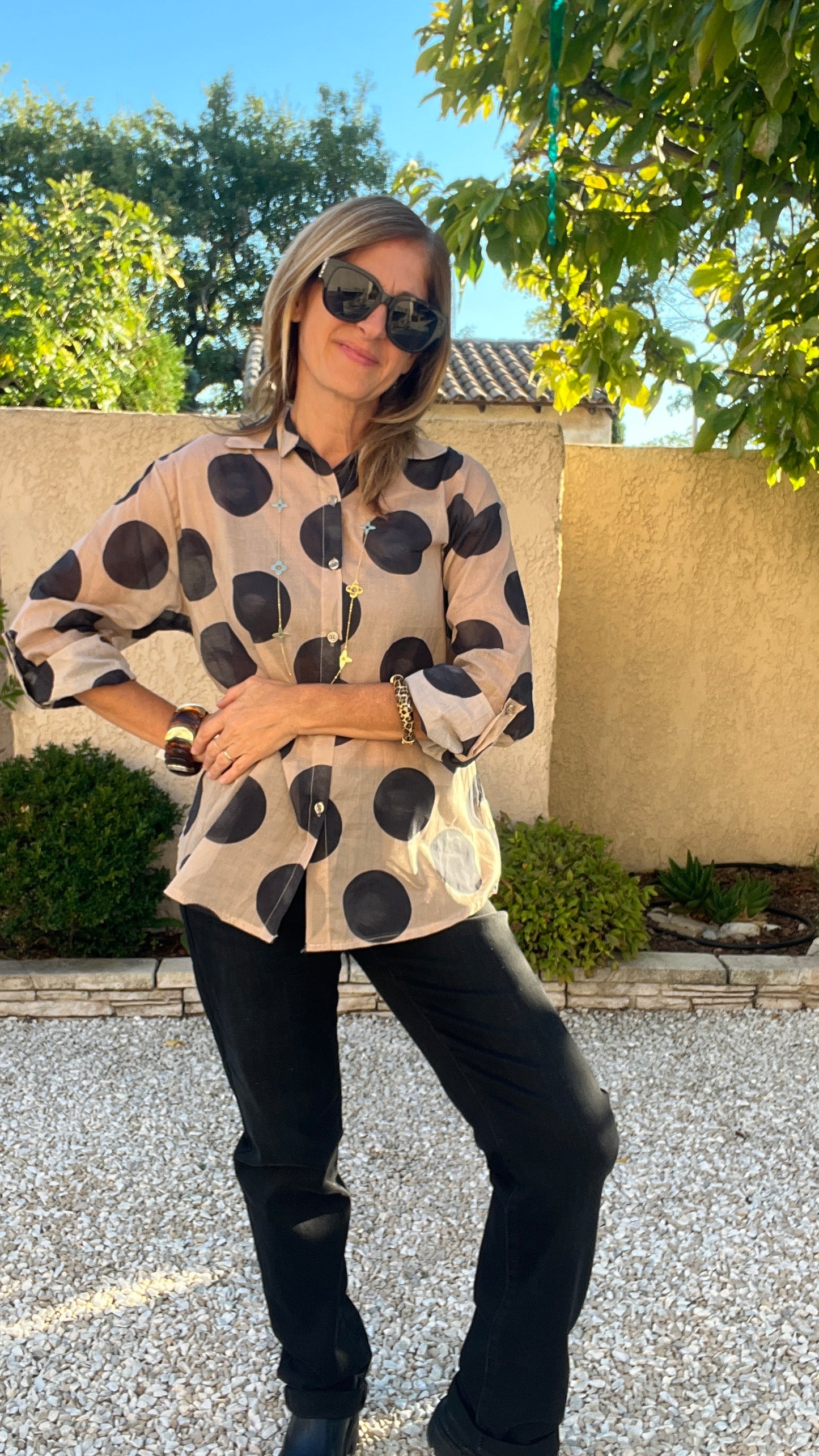 CHEMISIER  BEIGE "A POIS NOIR"