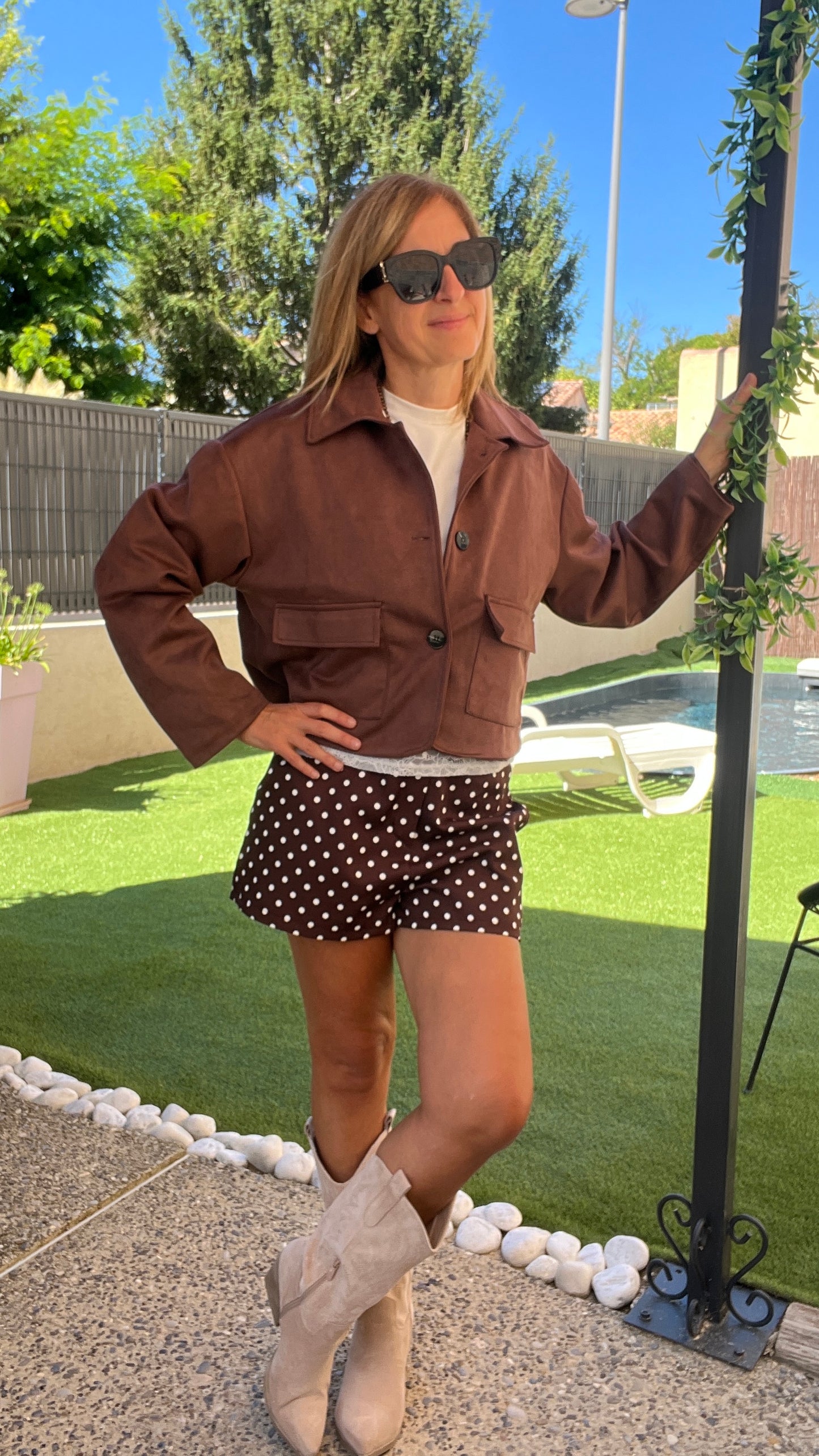VESTE COURTE MARRON GLACE "SUEDINE"
