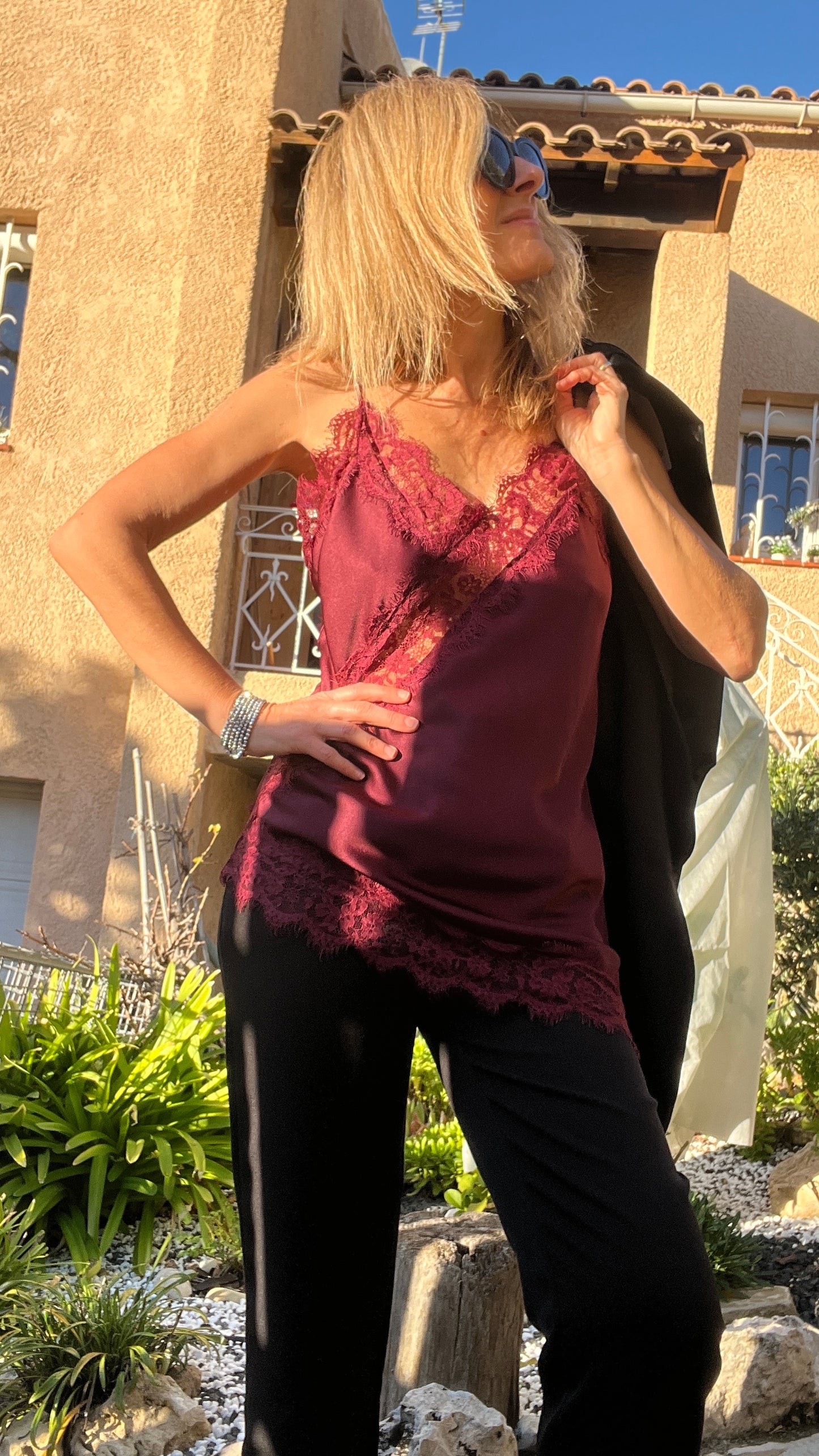 TUNIQUE COURTE A BRETELLE ASYMETRIQUE BORDEAUX