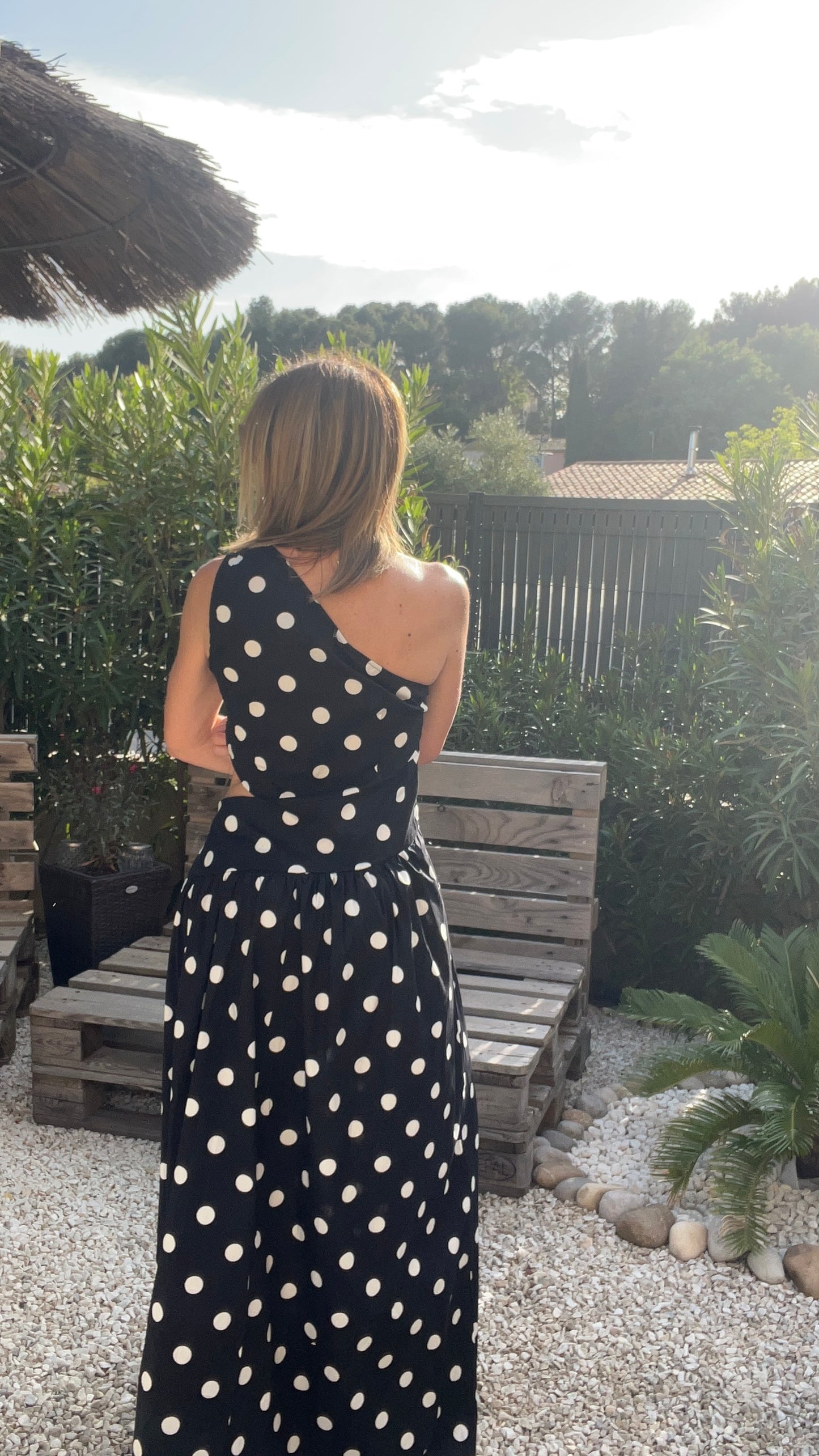 ROBE NOIRE A POIS BLANC POPELINE