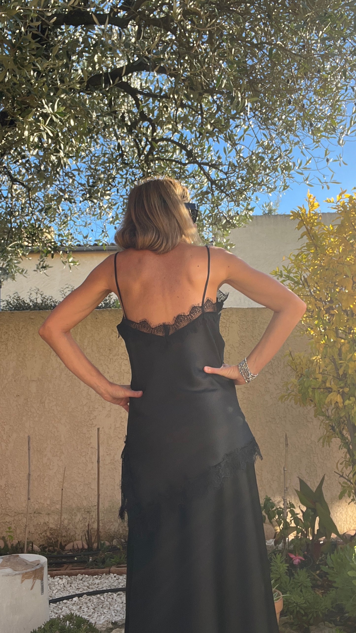 TUNIQUE A BRETELLE ASYMETRIQUE NOIR