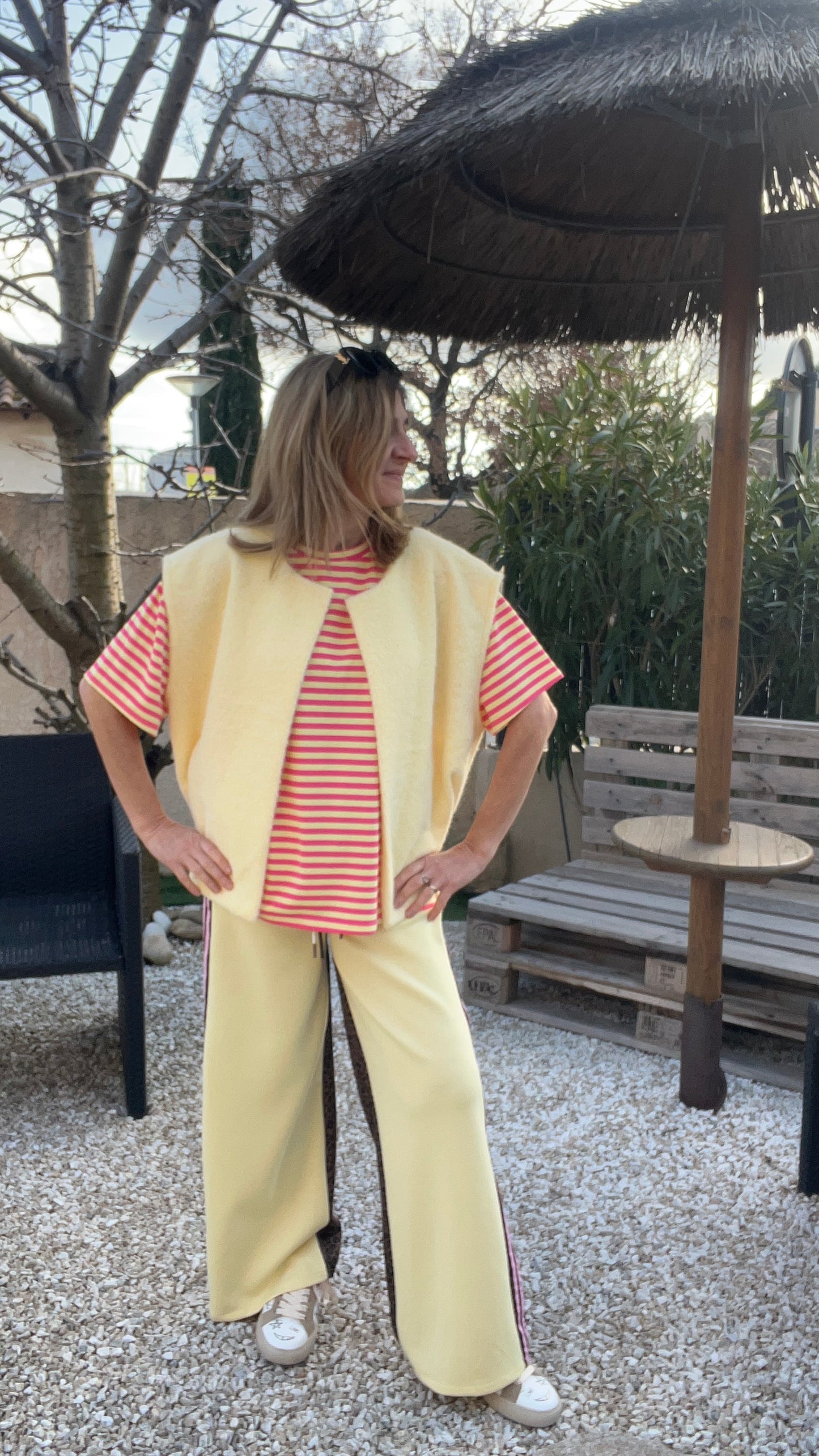 PANTALON STYLE JOGGING JAUNE PALE BANDE JAUNE/LEOPARD