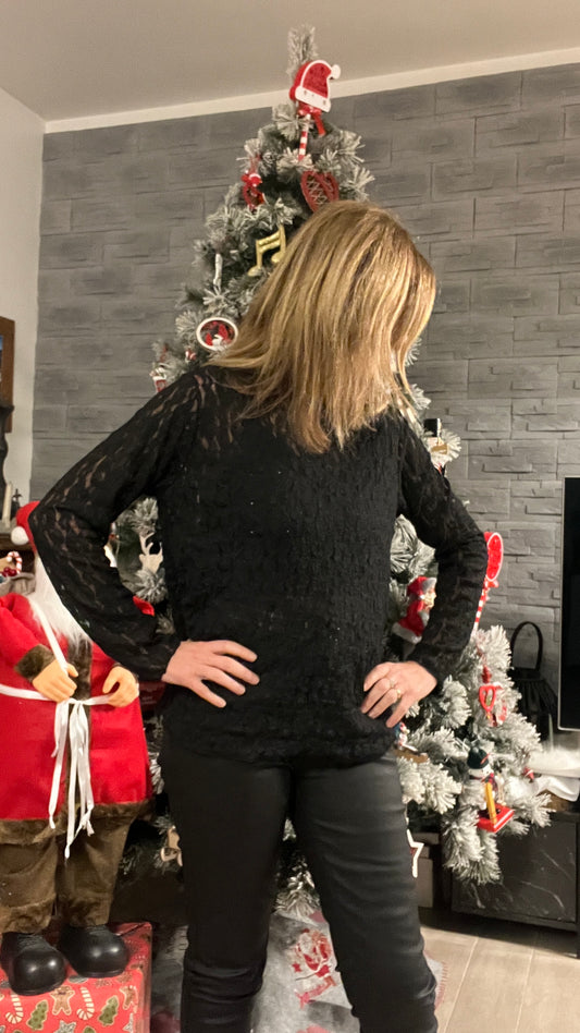 TOP NOIR DENTELLE COL ROULE