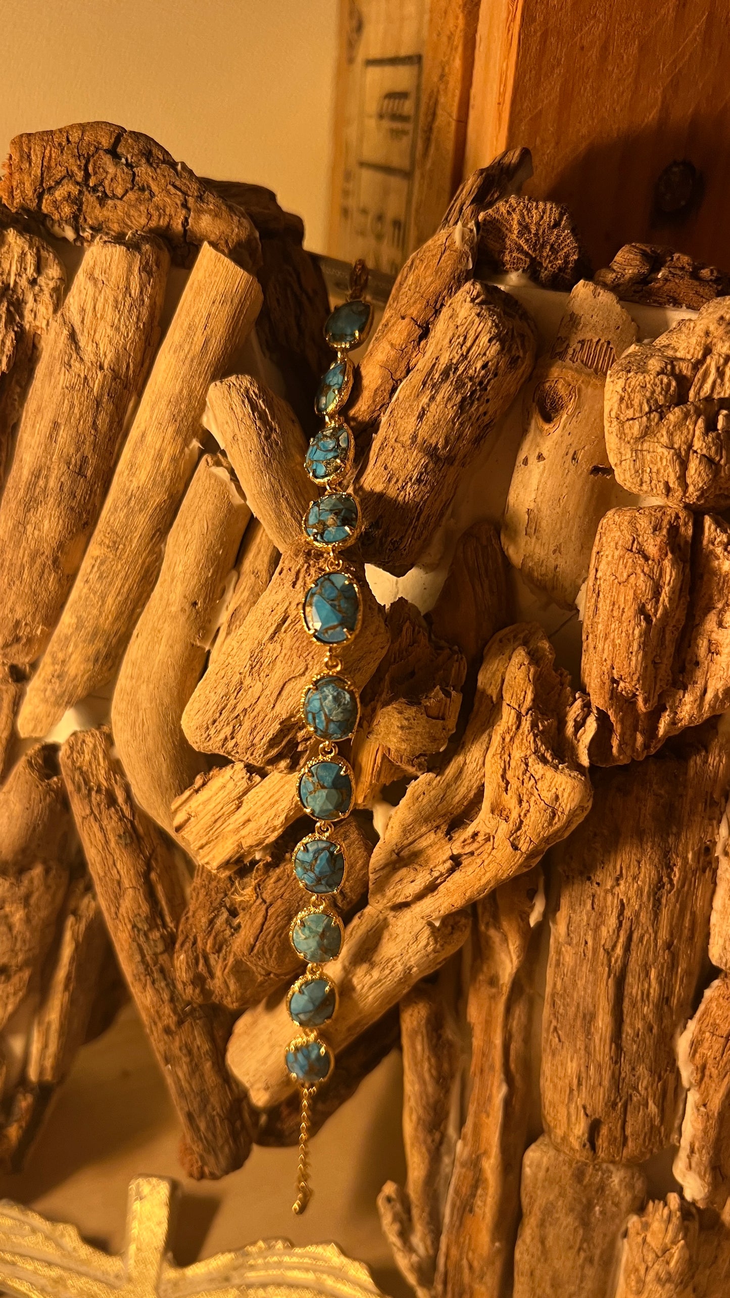 BRACELET EN PIERRE BLEU TURQUOISE "HABAHA"