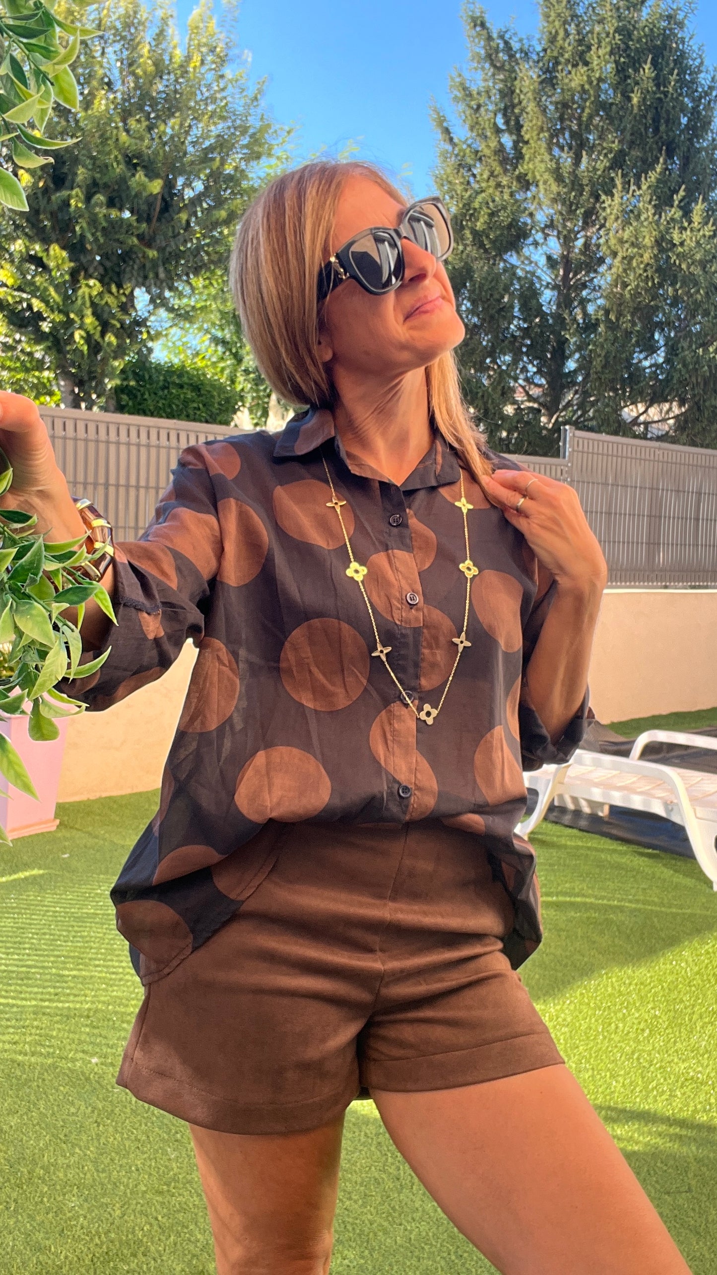 CHEMISIER  NOIR "A POIS CHOCOLAT"