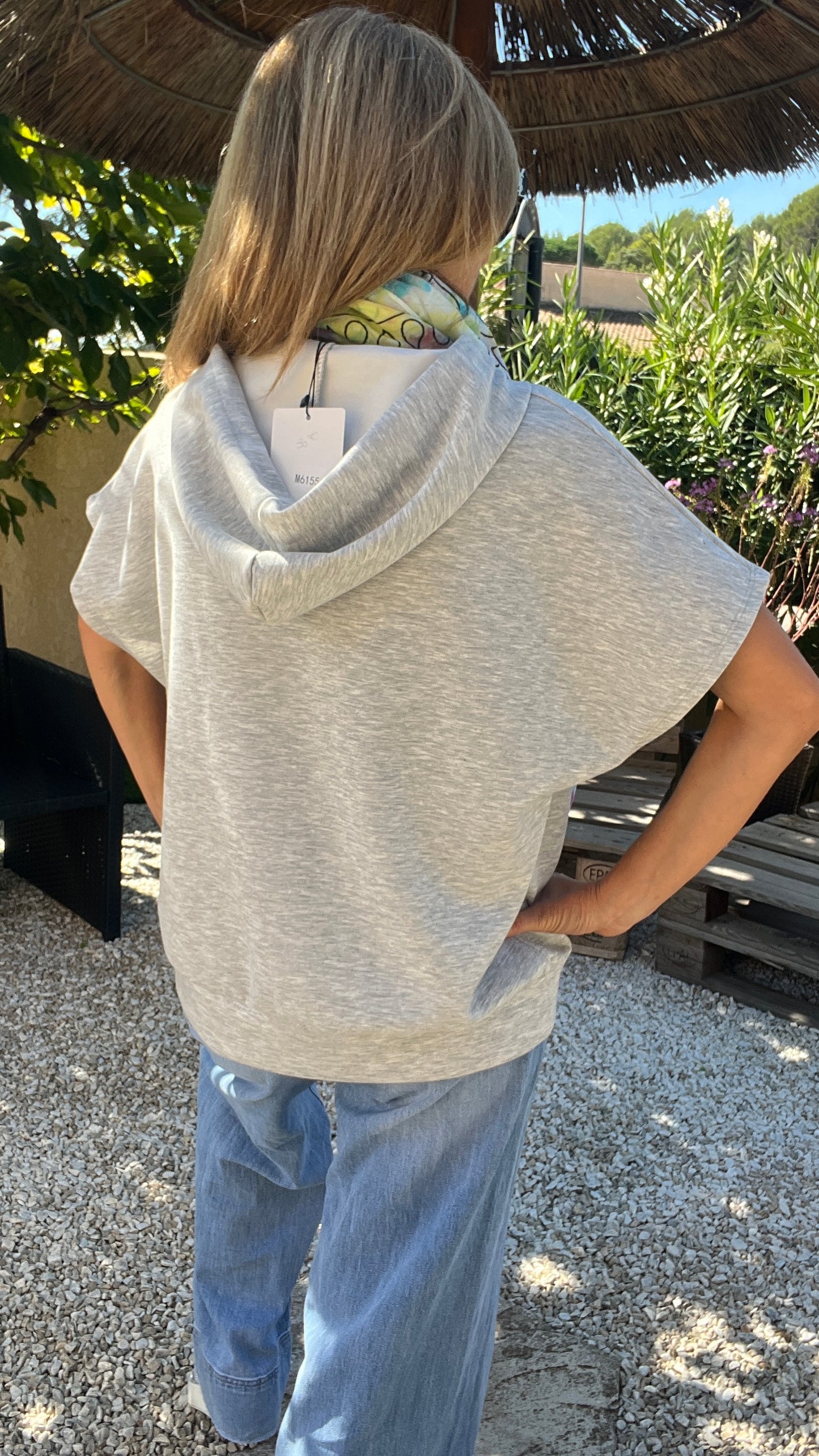 SWEAT GRIS SANS MANCHES "VICTOIRE"