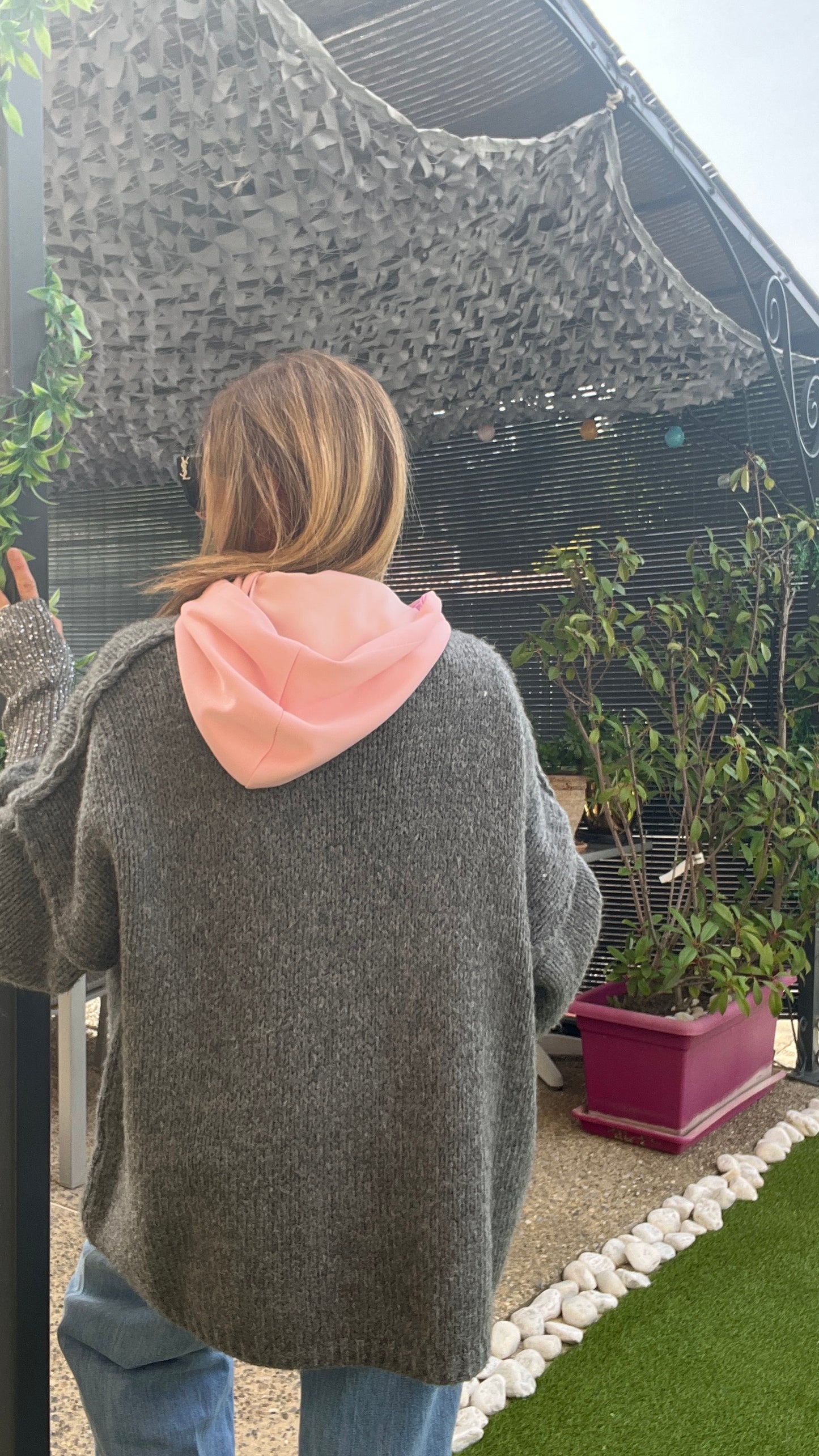 SWEAT A CAPUCHE ROSE MANCHES COURTES "CAPUCINE"