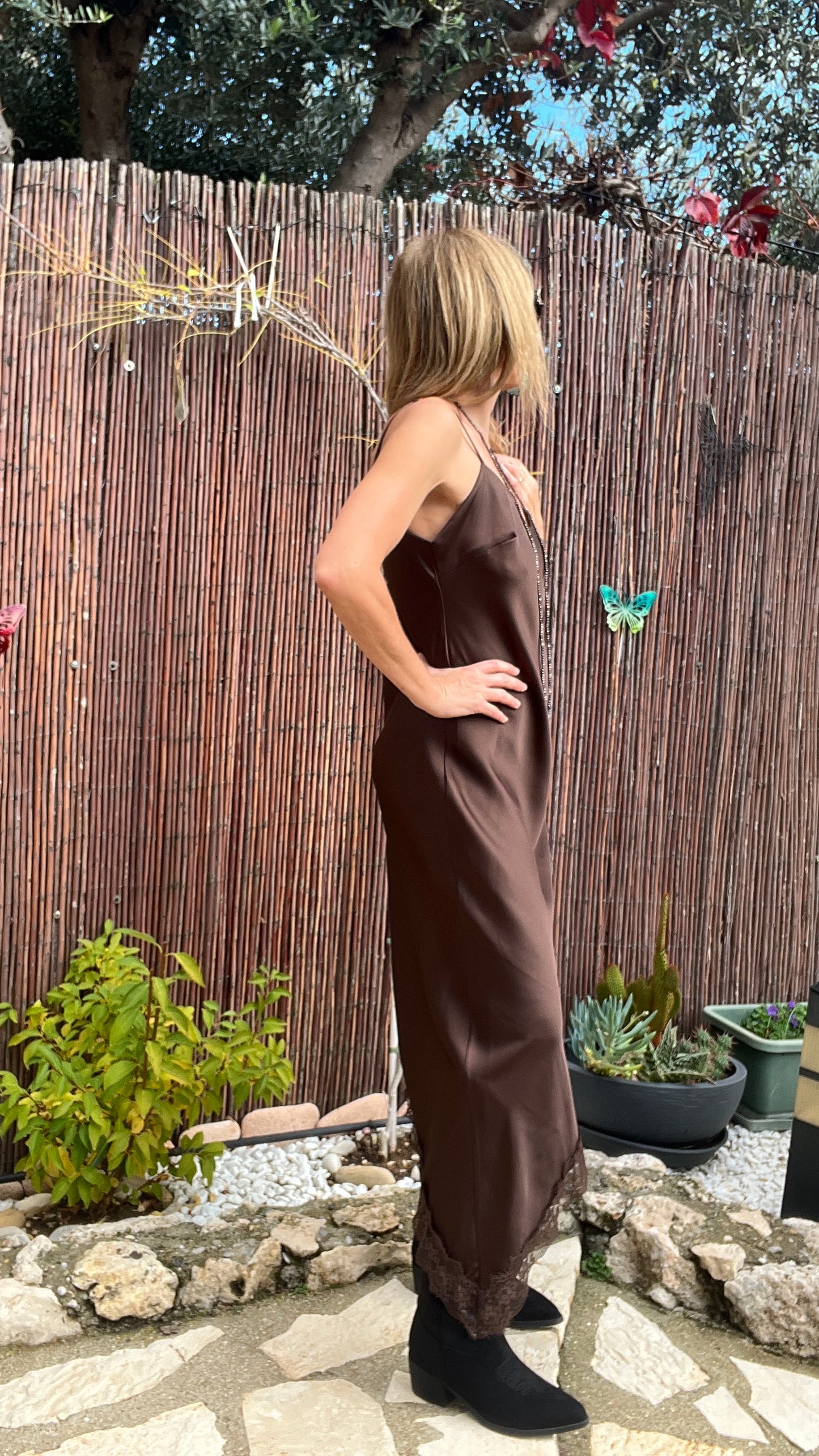 ROBE BRETELLES CHOCOLAT ASYMETRIQUE DENTELLE