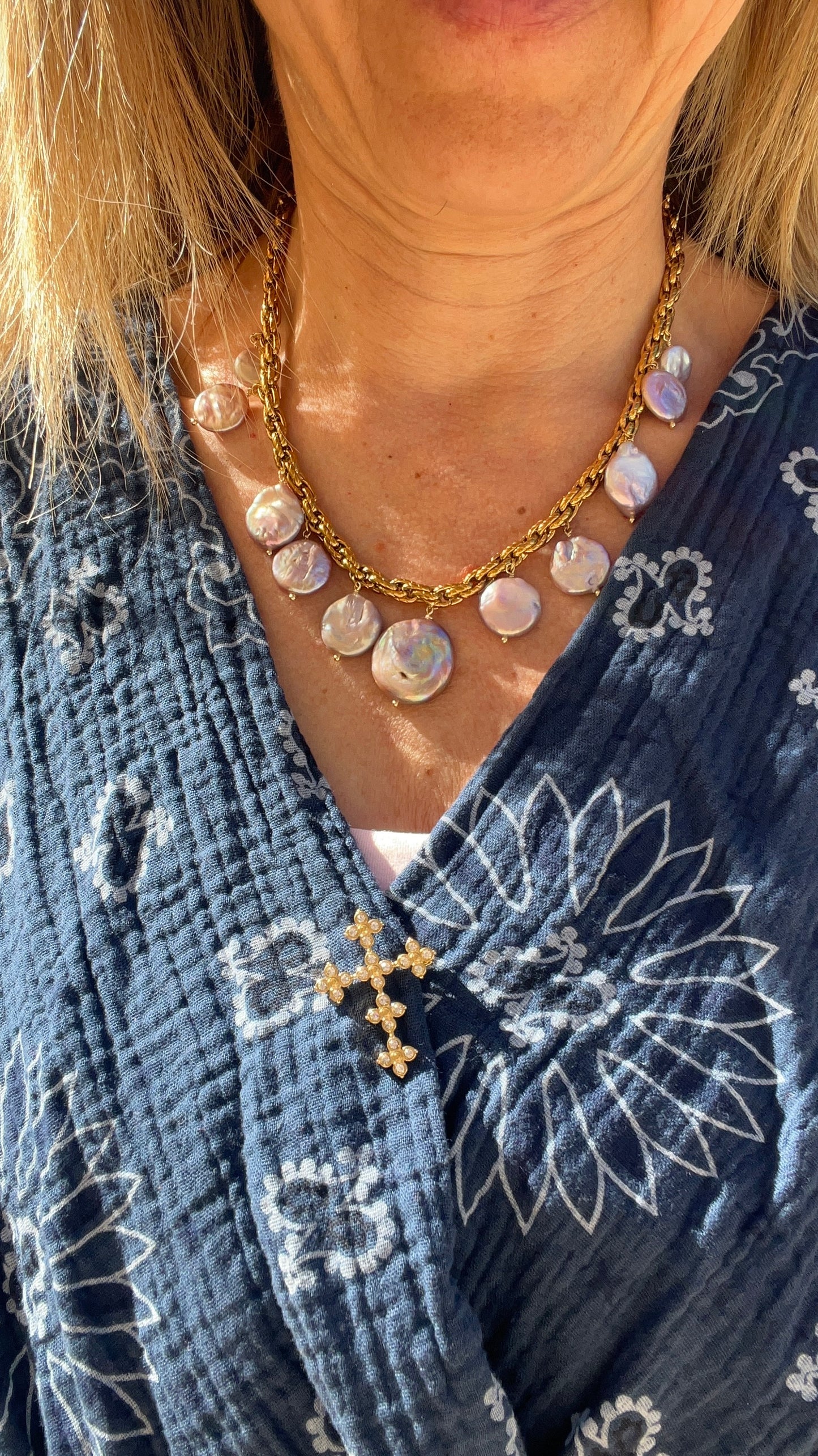 COLLIER EN NACRE ET DORÉ