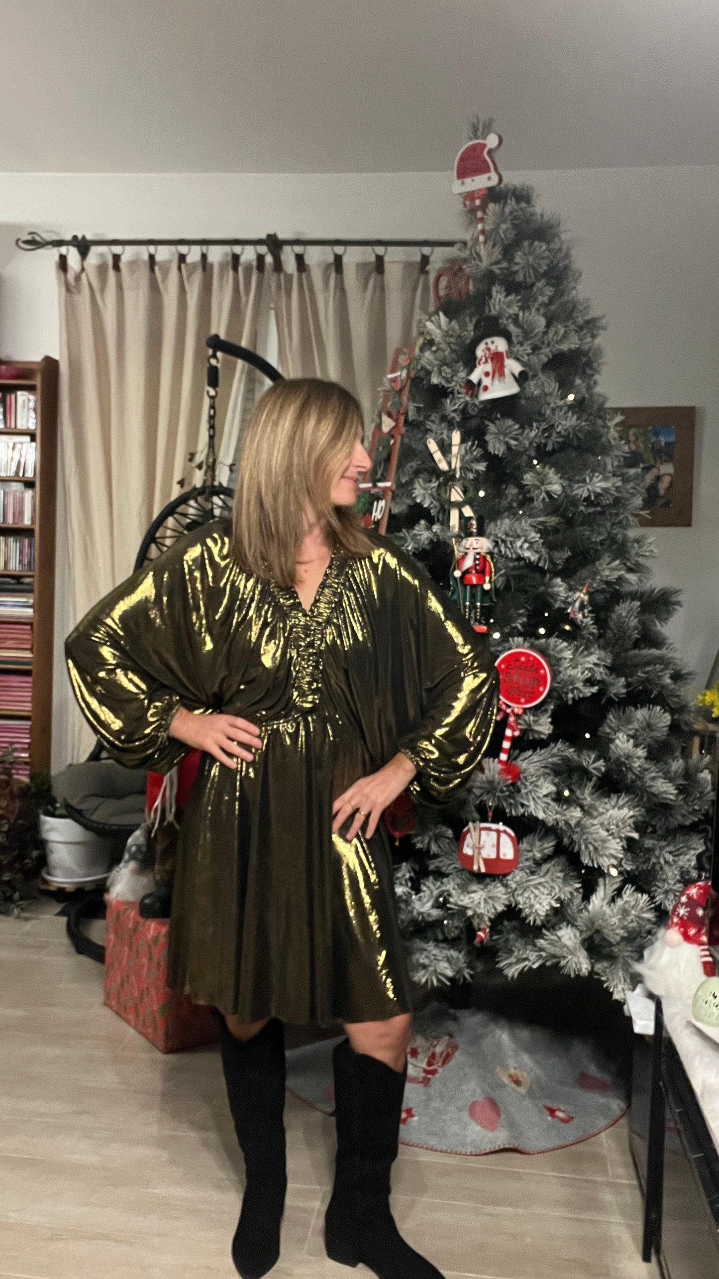 ROBE DOREE MANCHES LONGUES