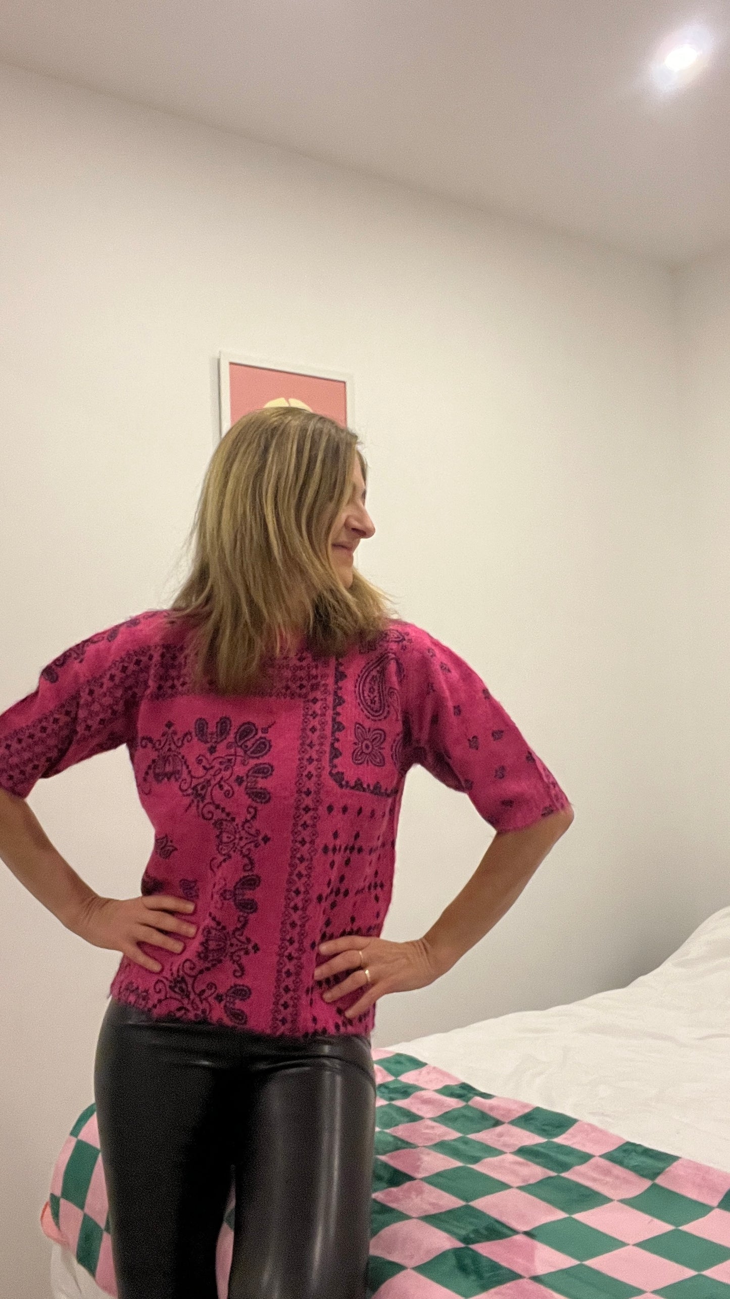 PULL ROSE FUCHSIA BANDANA MANCHES COURTES