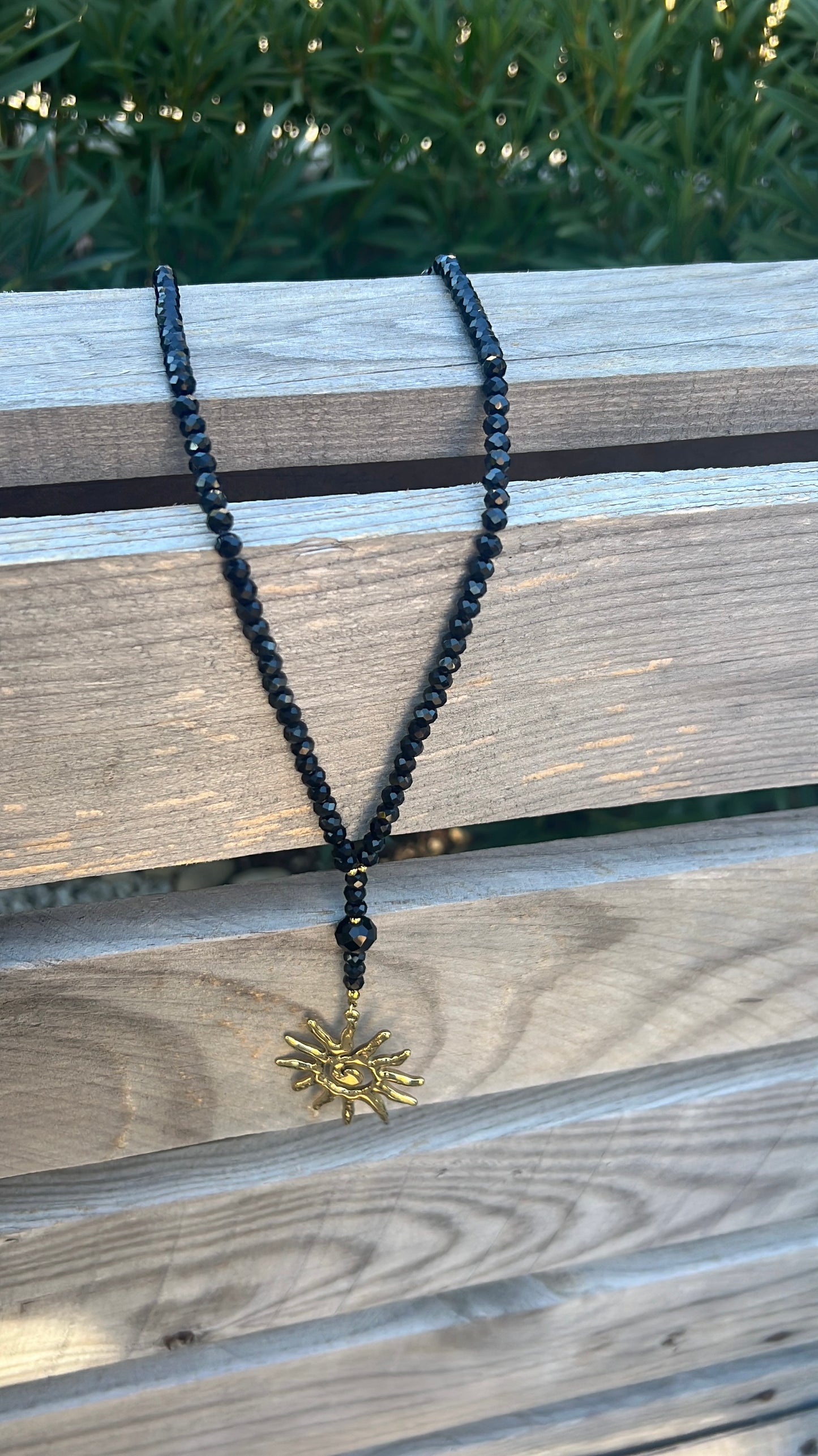 SAUTOIR EN PERLES "SOLEIL"