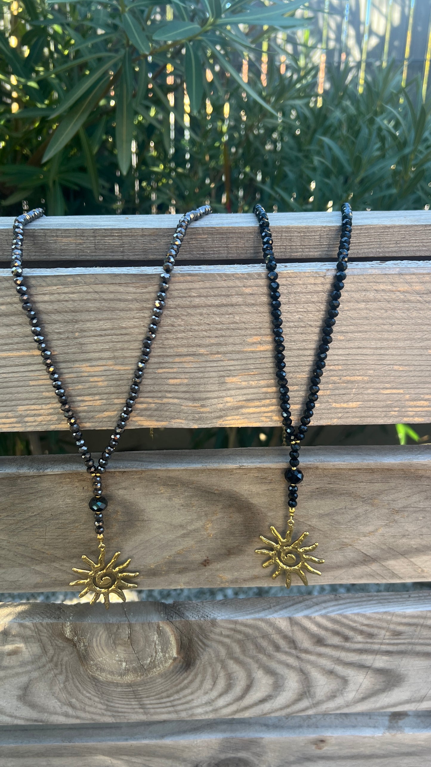 SAUTOIR EN PERLES "SOLEIL"