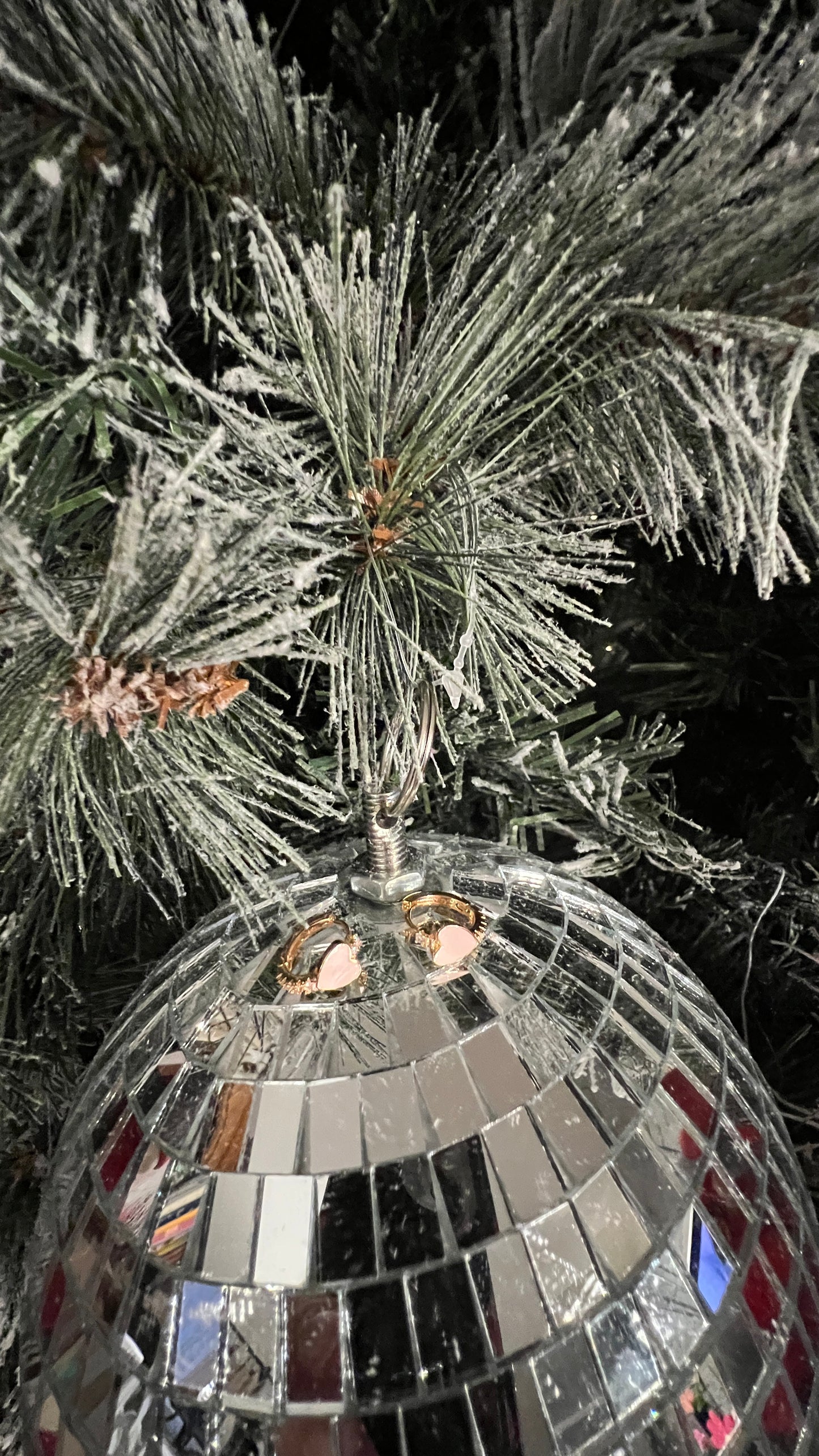 ANNEAUX DORES COEURS ROSE POUDRES