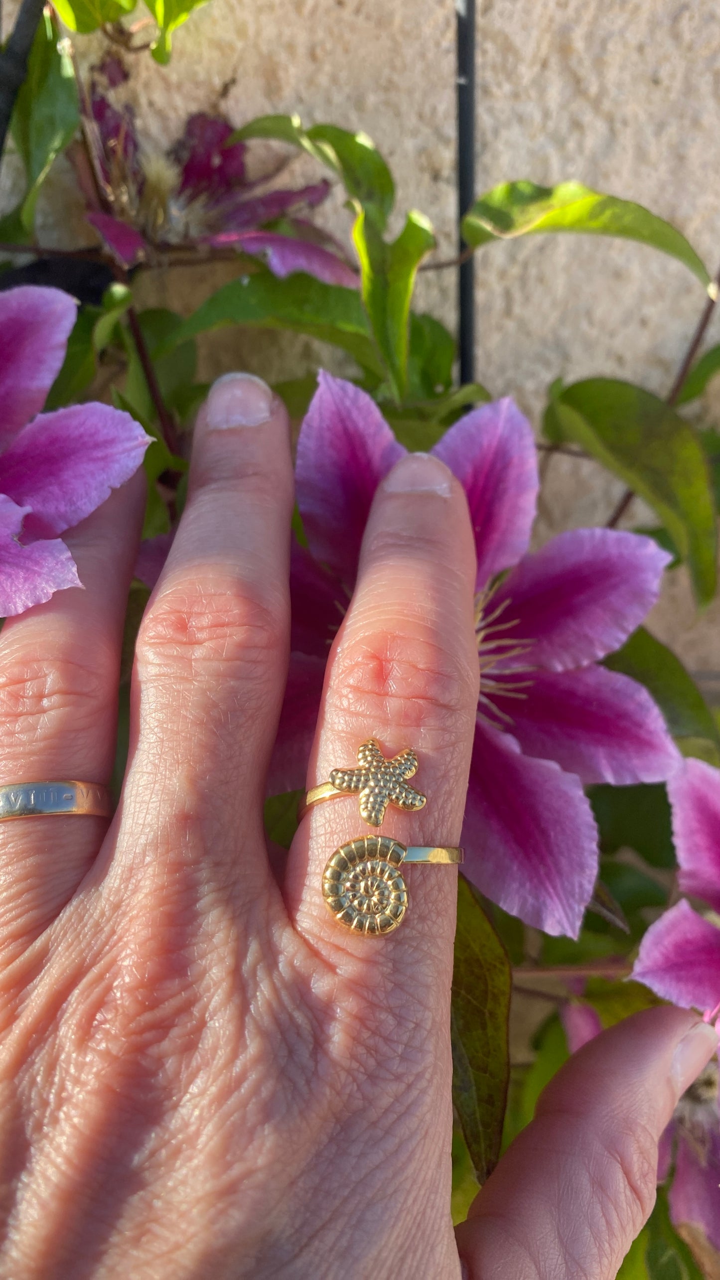 Bague dorée "étoile de mer/escargot