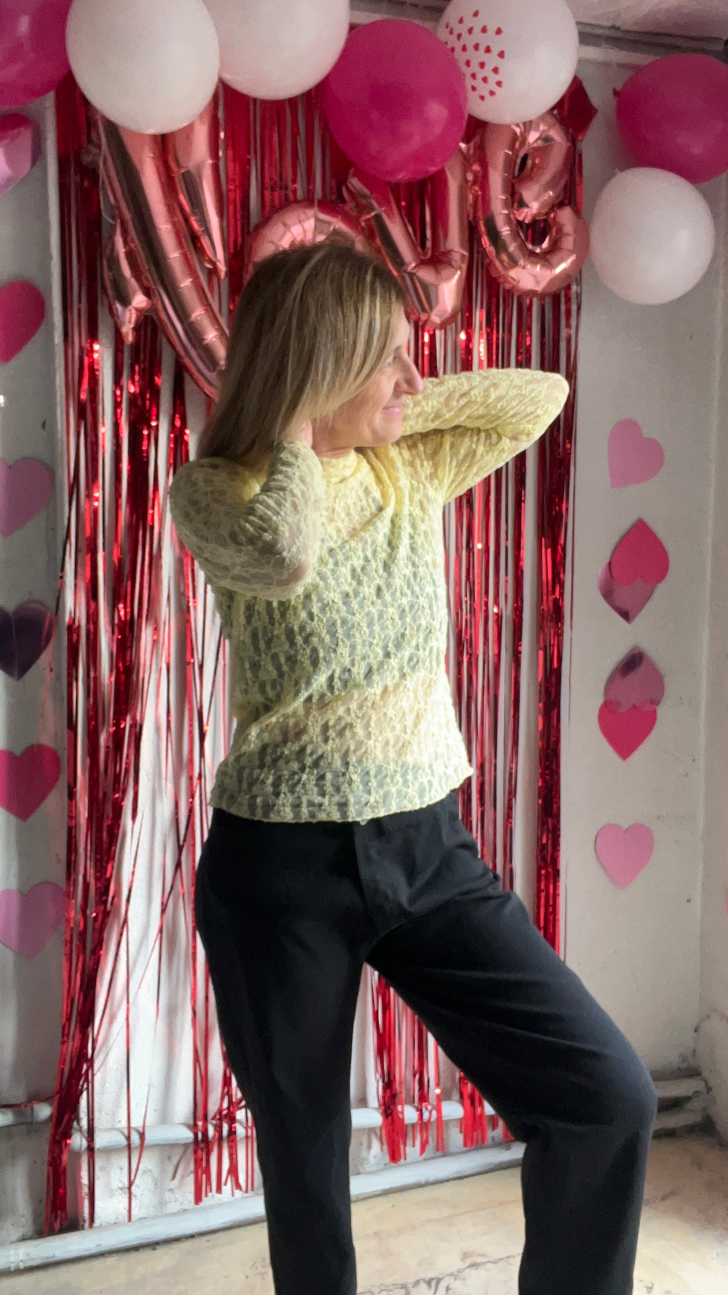 TOP DENTELLE EN DENTELLE JAUNE PALE