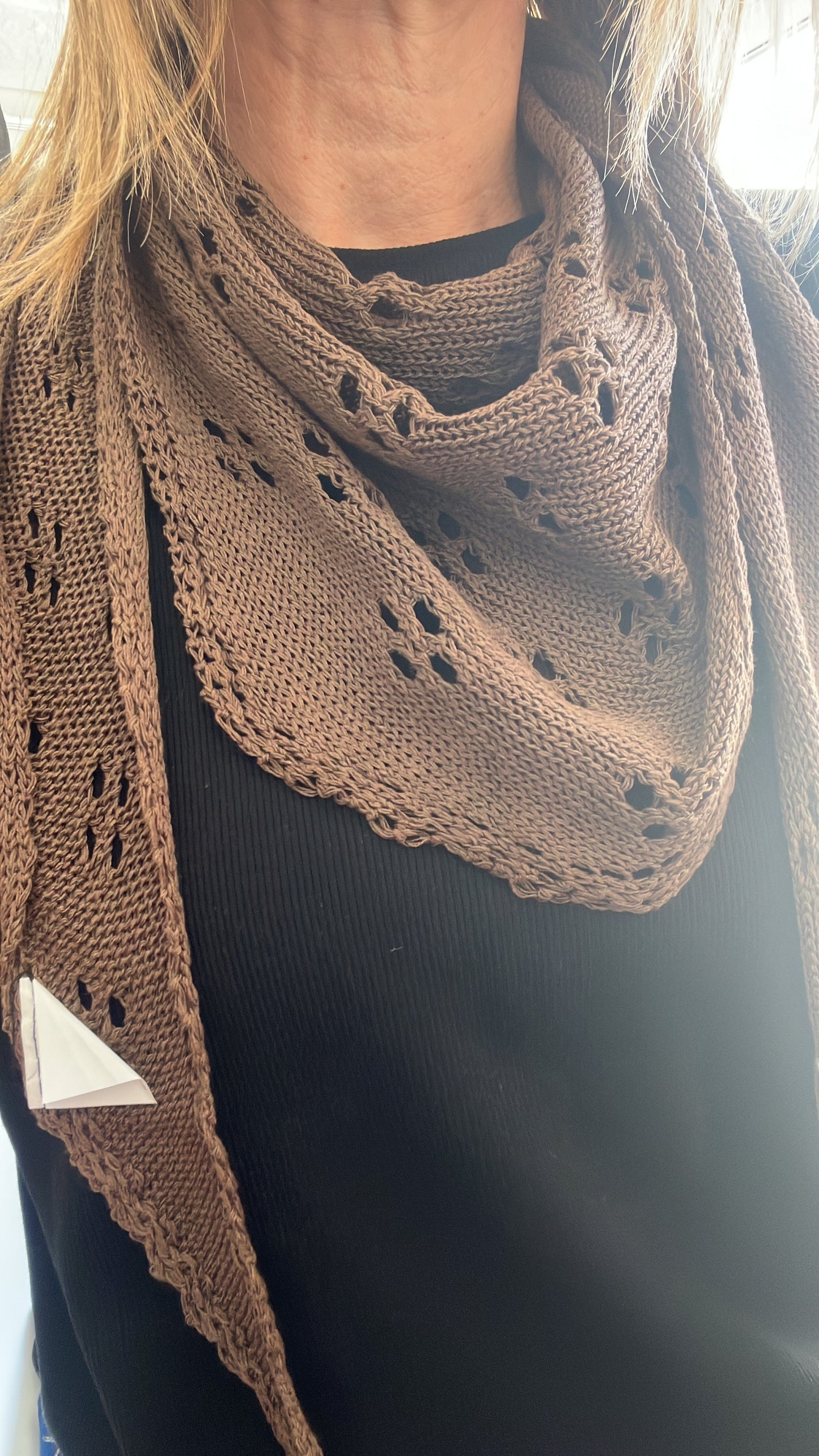 PETIT TRIANGLE AU CROCHET (STYLE BANDANA)