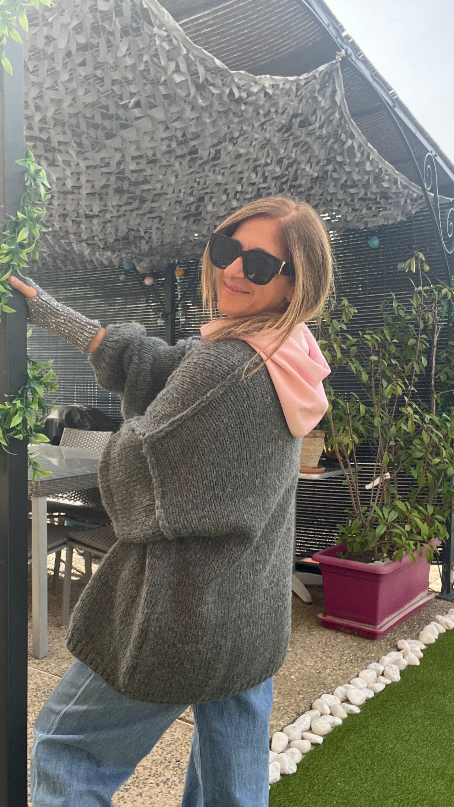 SWEAT A CAPUCHE ROSE MANCHES COURTES "CAPUCINE"