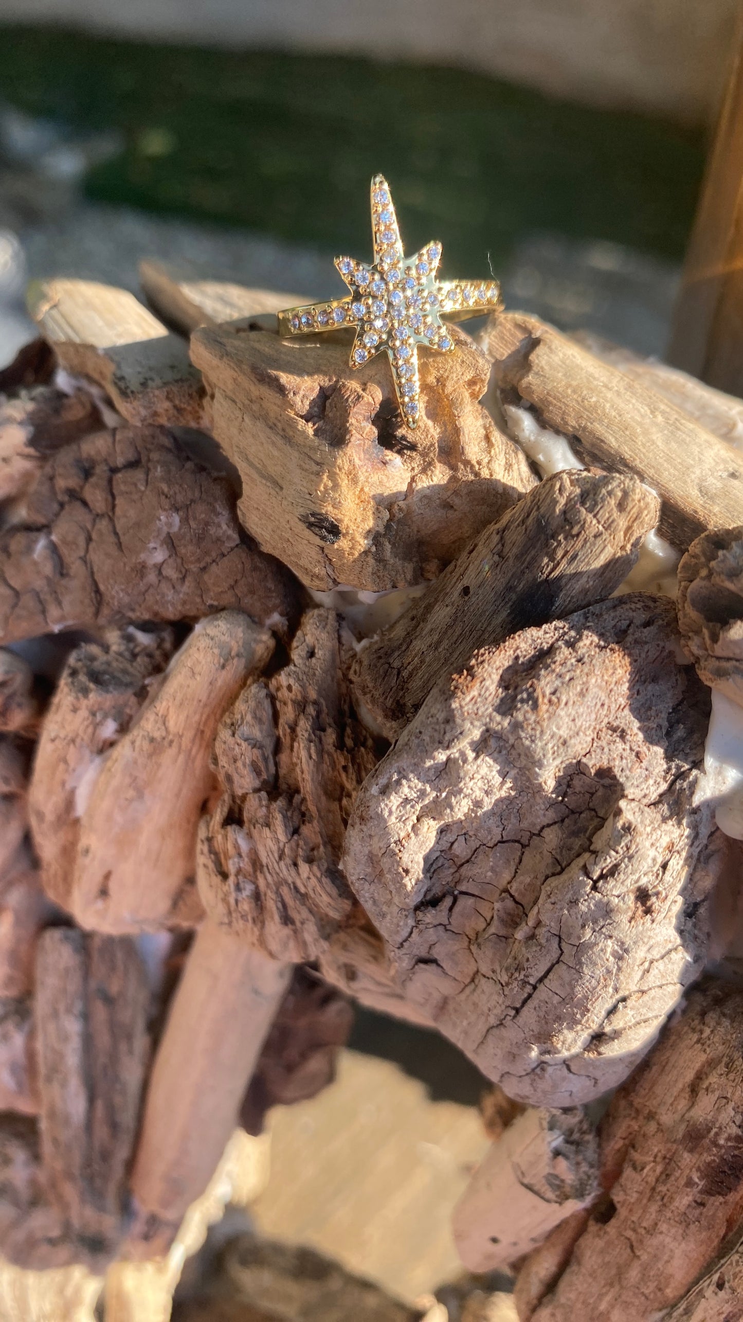 Bague dorée "Météorite"