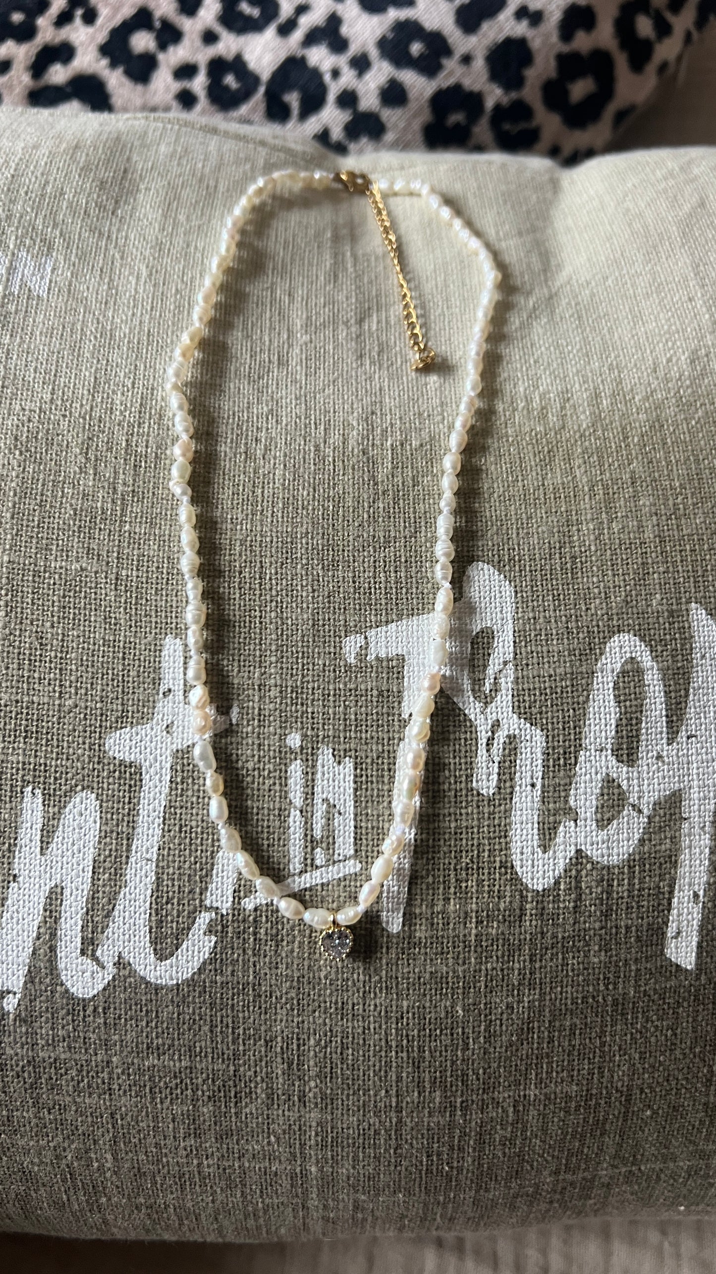 COLLIER PERLES OVALE BLANCHES "HABAHA"