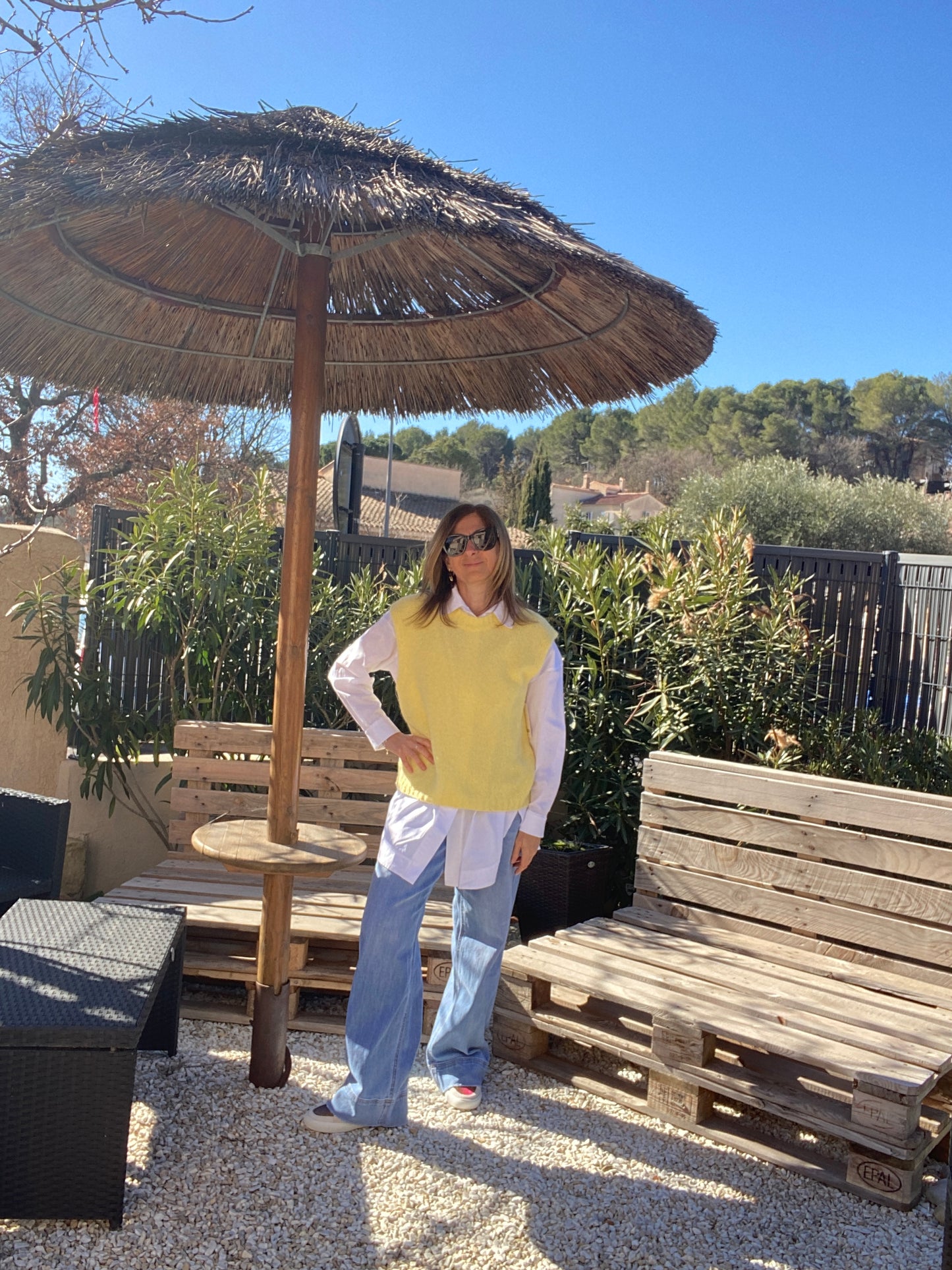 Pull jaune sans manches "Zoé"