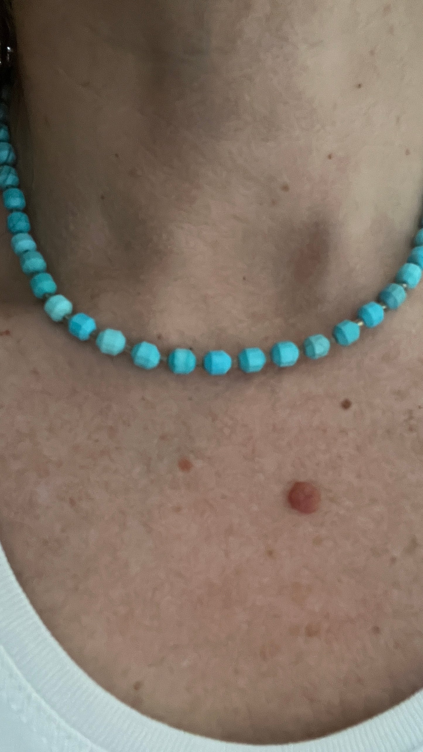 COLLIER PERLES OVALES TURQUOISES