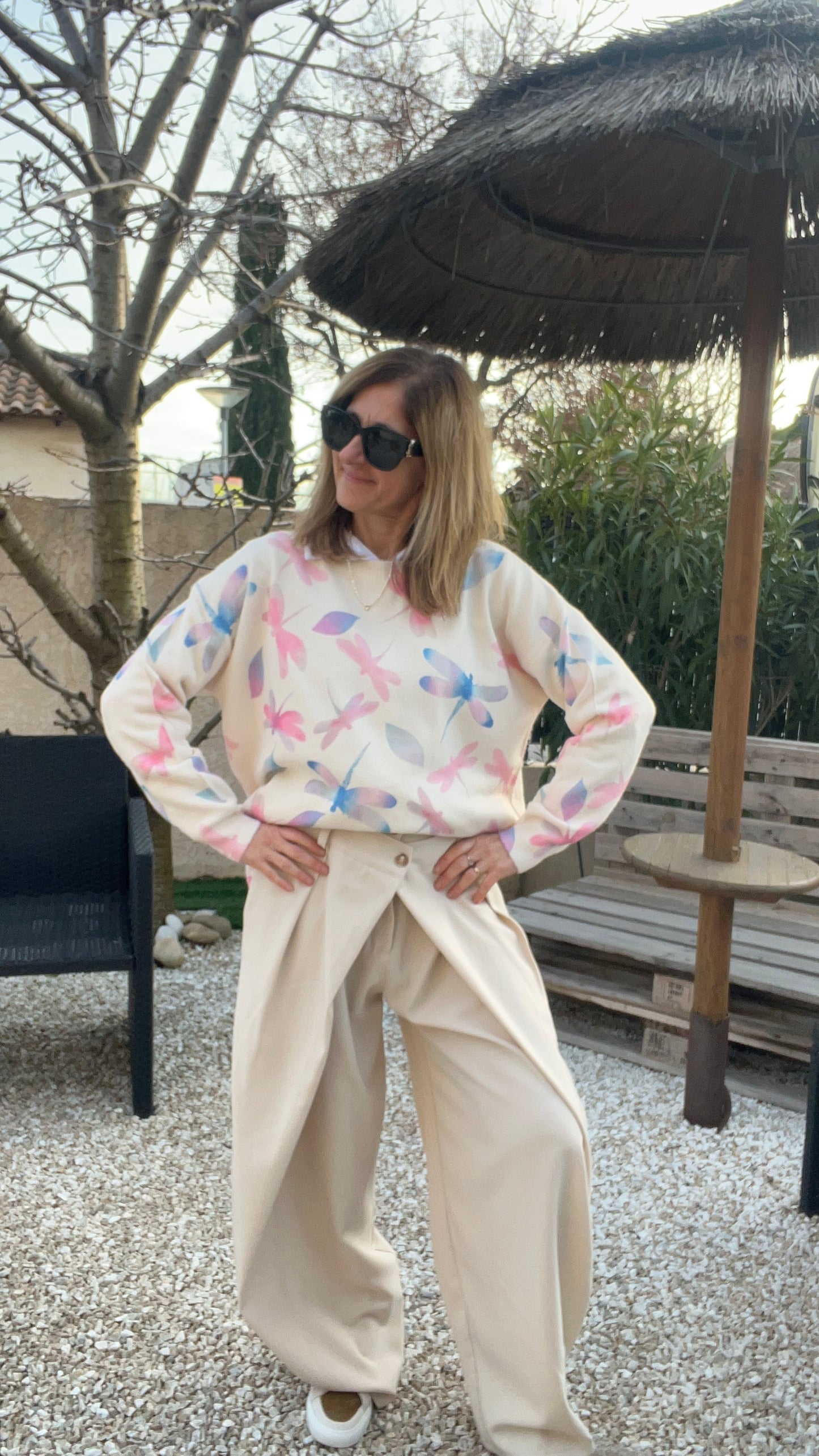PULL BEIGE ROSE/BLEU/VIOLET "LIBELLULE"