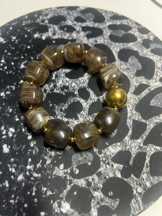 Bracelet boules résine "chocolat clair"
