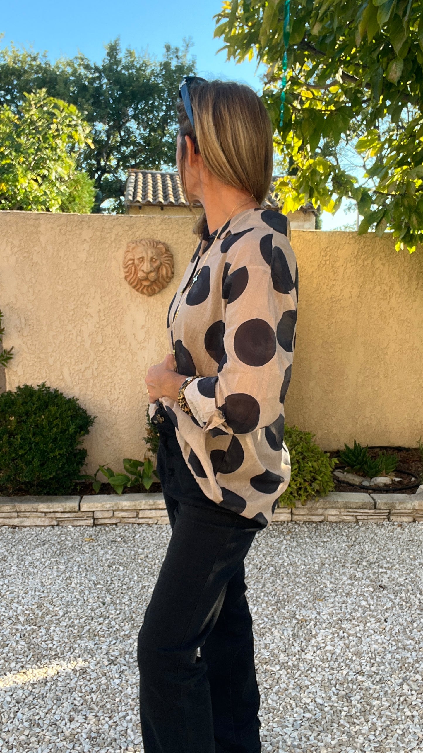 CHEMISIER  BEIGE "A POIS NOIR"