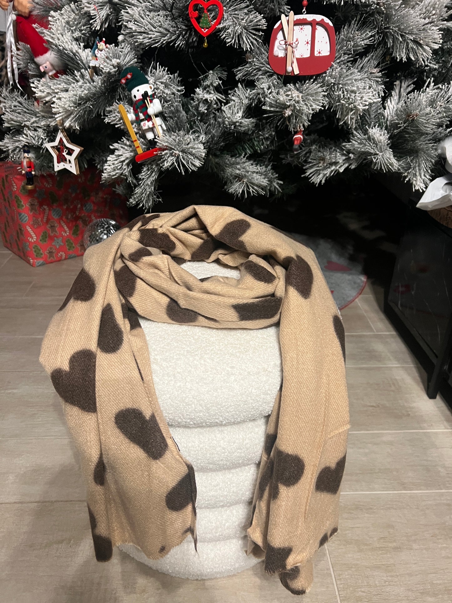 ECHARPE BEIGE/CHOCOLAT "COEUR"