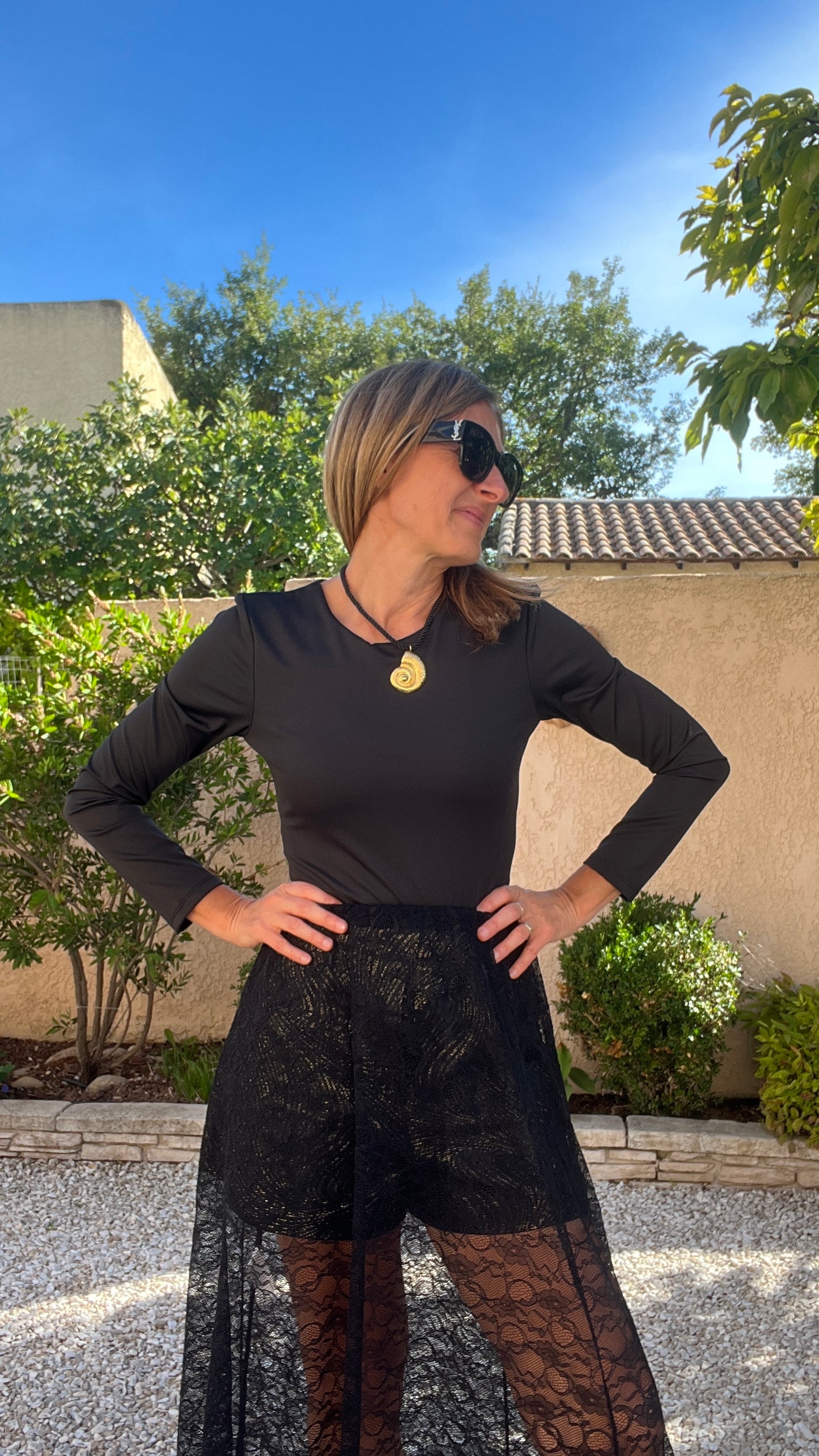 JUPE NOIRE EN DENTELLE "PAULINA"