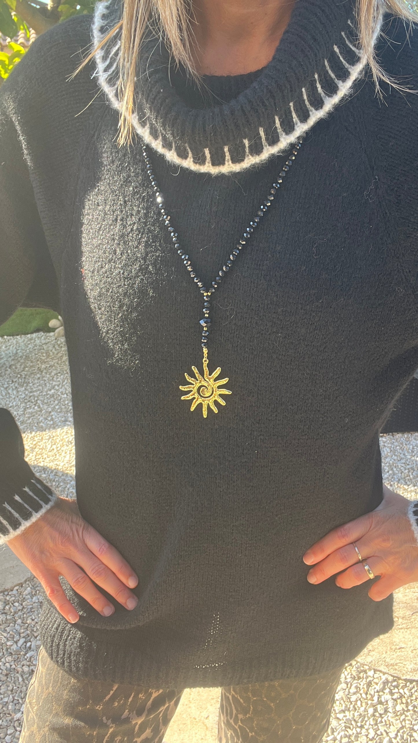 SAUTOIR EN PERLES "SOLEIL"