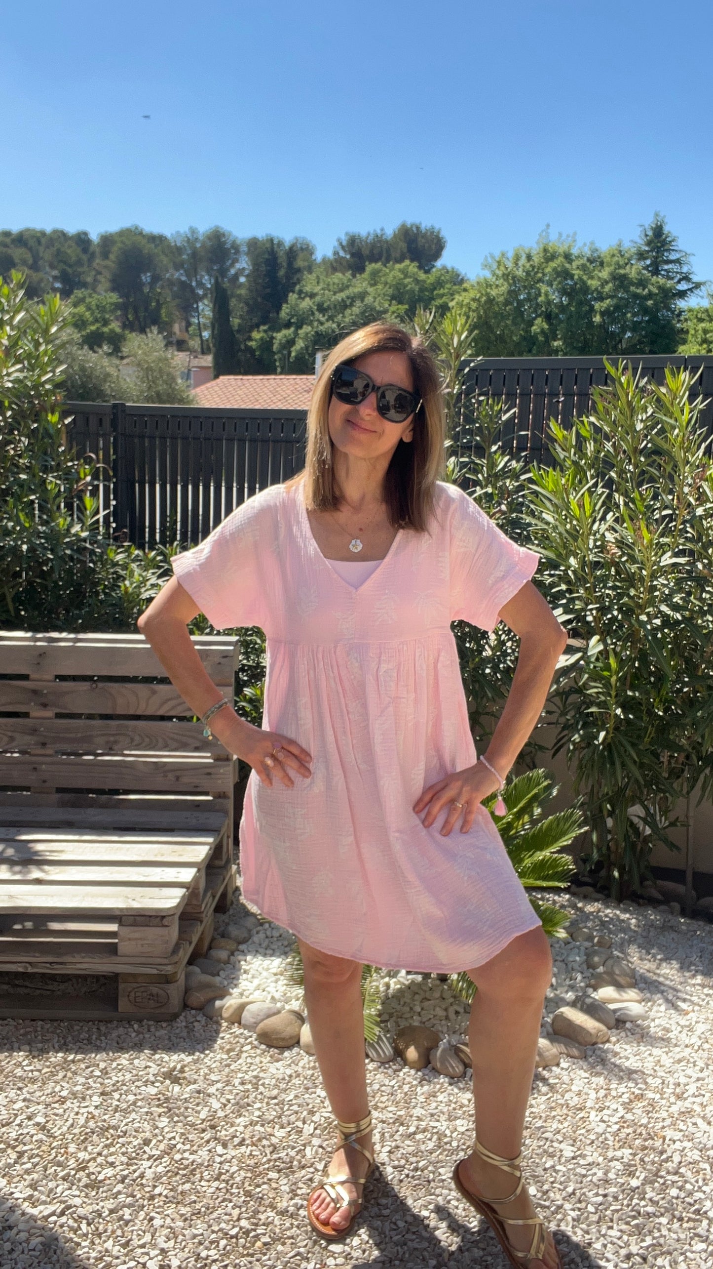 ROBE ROSE MOTIF "EPI DE BLE"